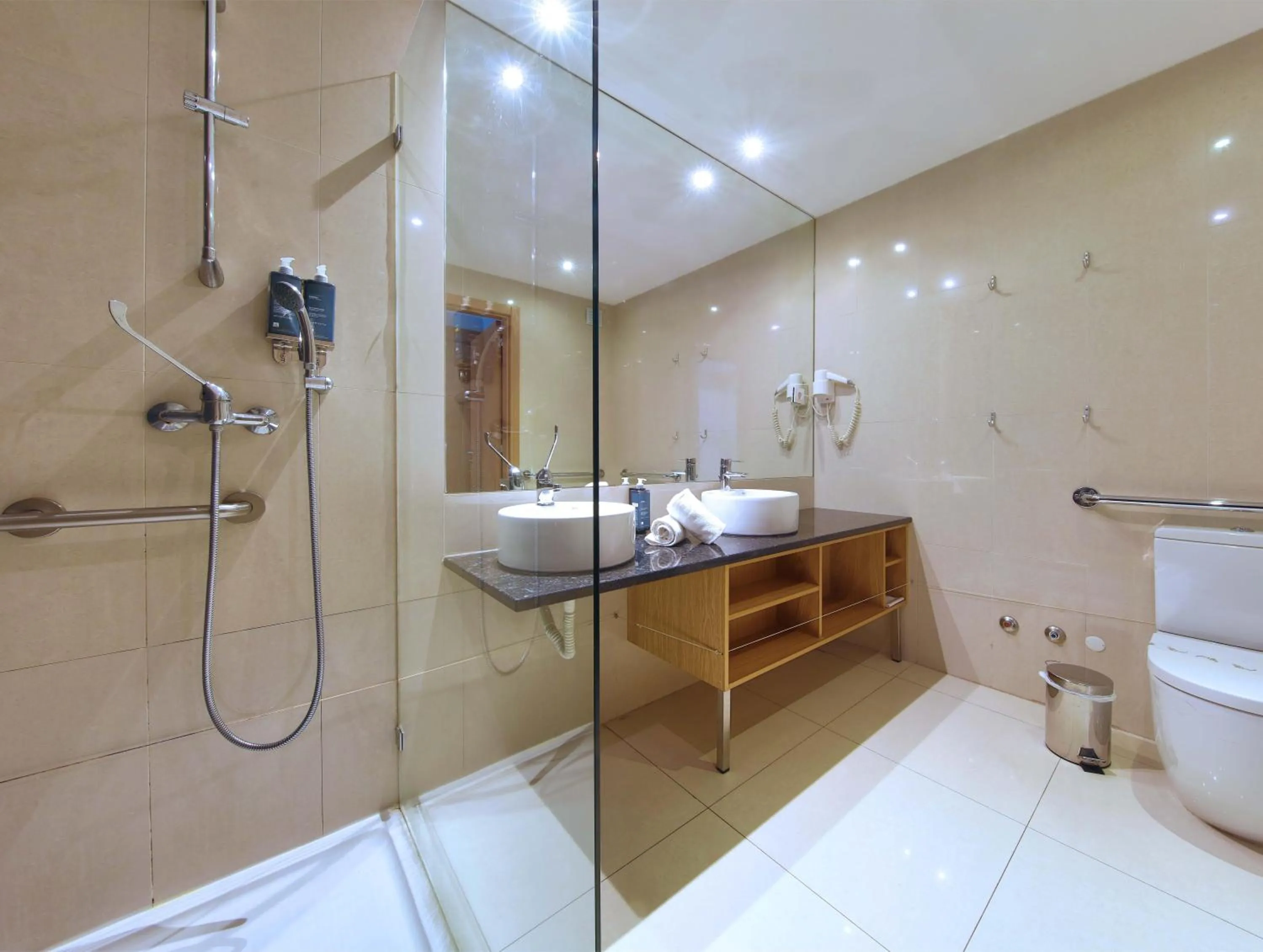 Superior Double or Twin Room in Agua Hotels Riverside