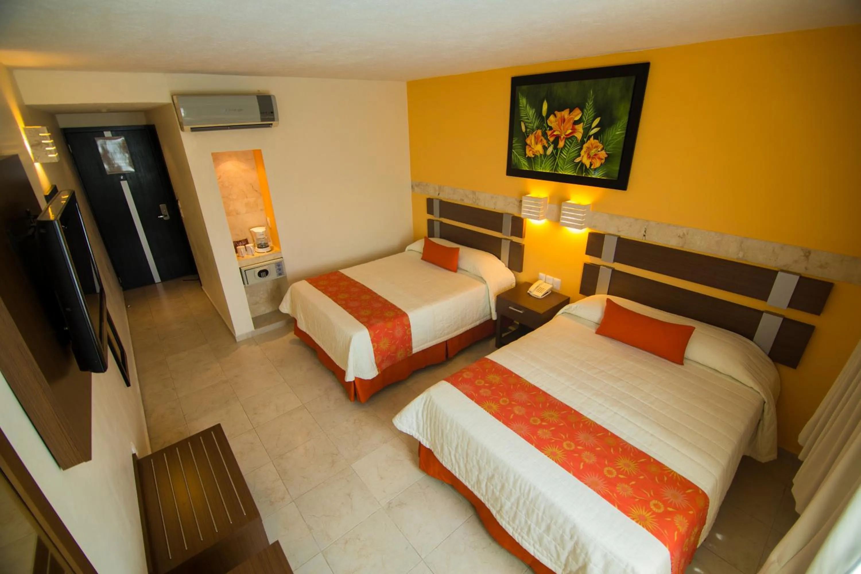 Twin Room with City View in Hotel Tulija Palenque