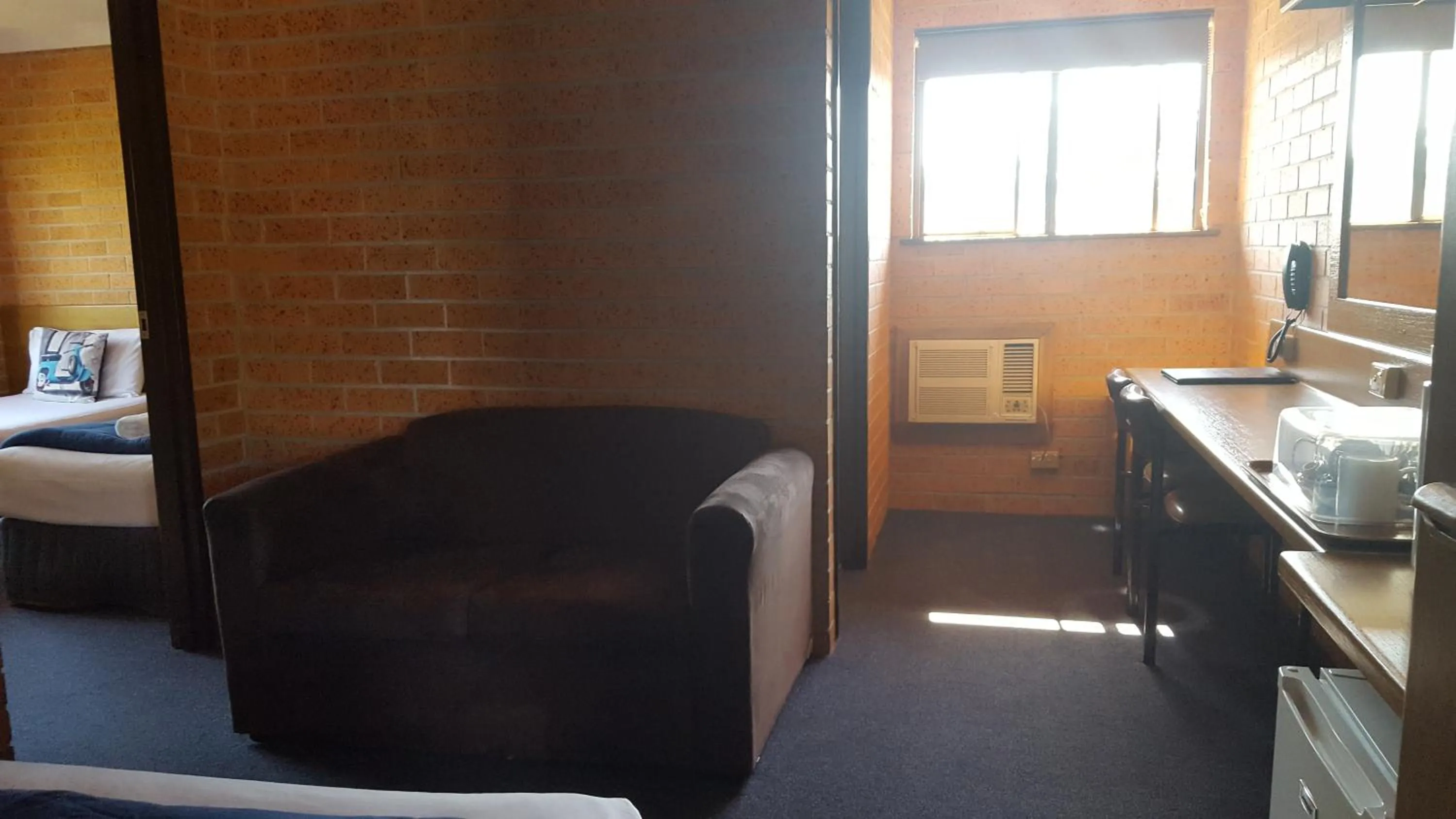 Two-Room Family Suite in Royal Palms Motor Inn