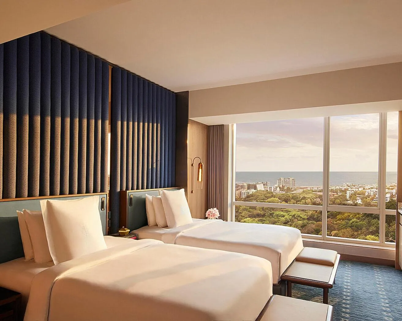Deluxe Twin Room with Sea View in Four Seasons Hotel Mumbai