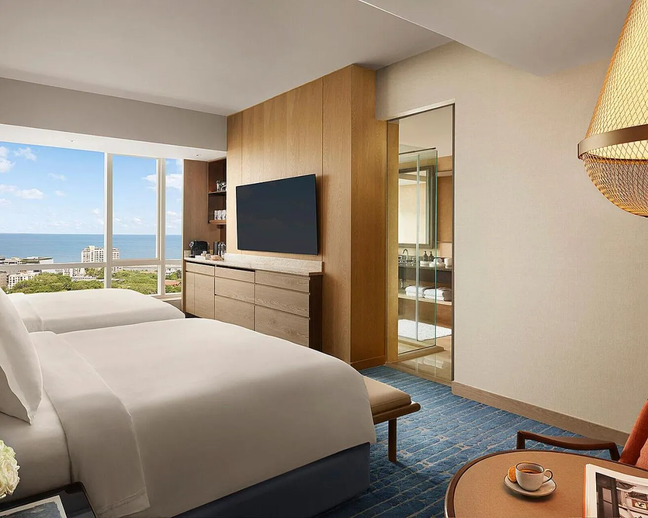 Premier Sea View Room Two Queens in Four Seasons Hotel Mumbai