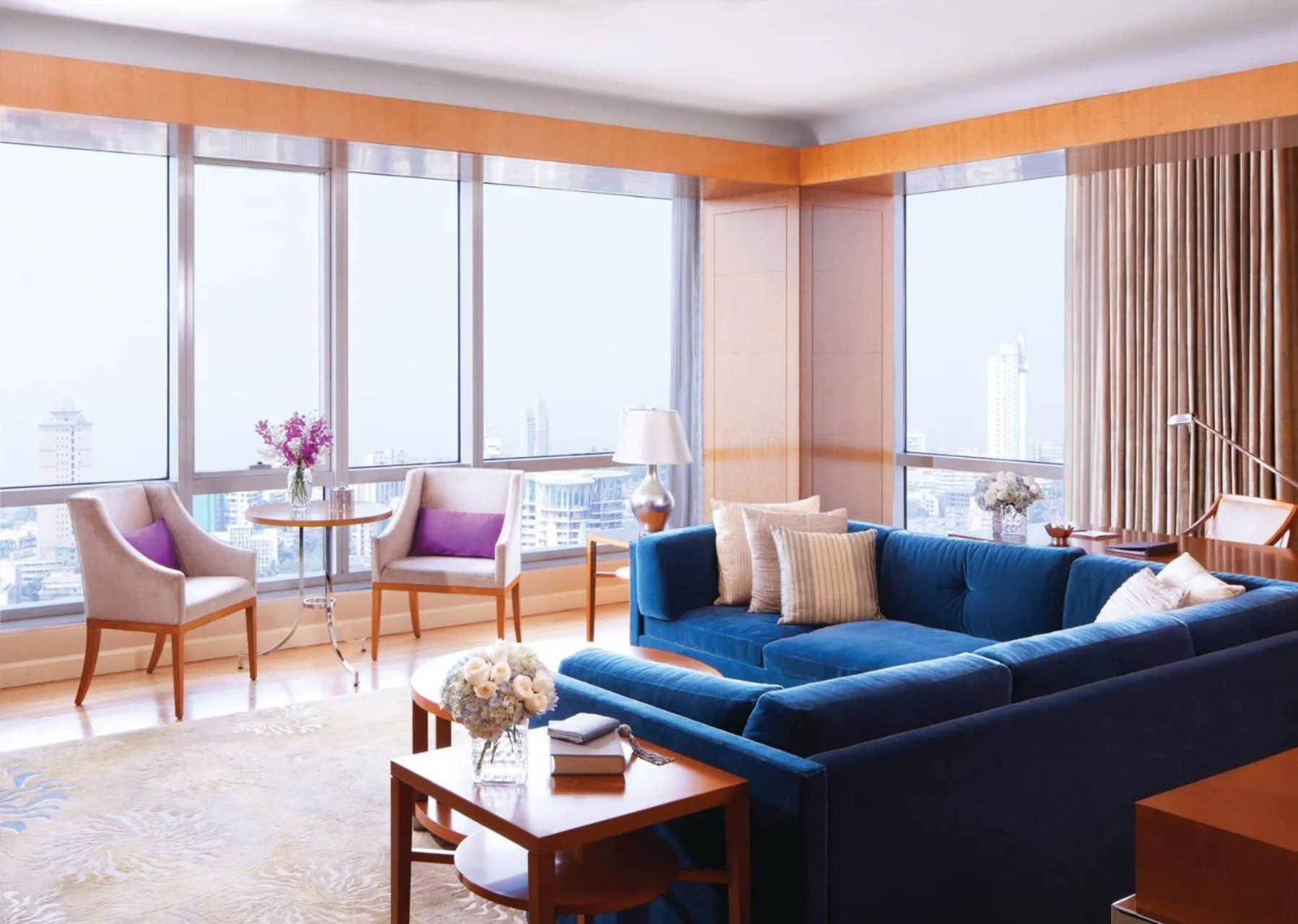 Deluxe Sea View Suite King in Four Seasons Hotel Mumbai