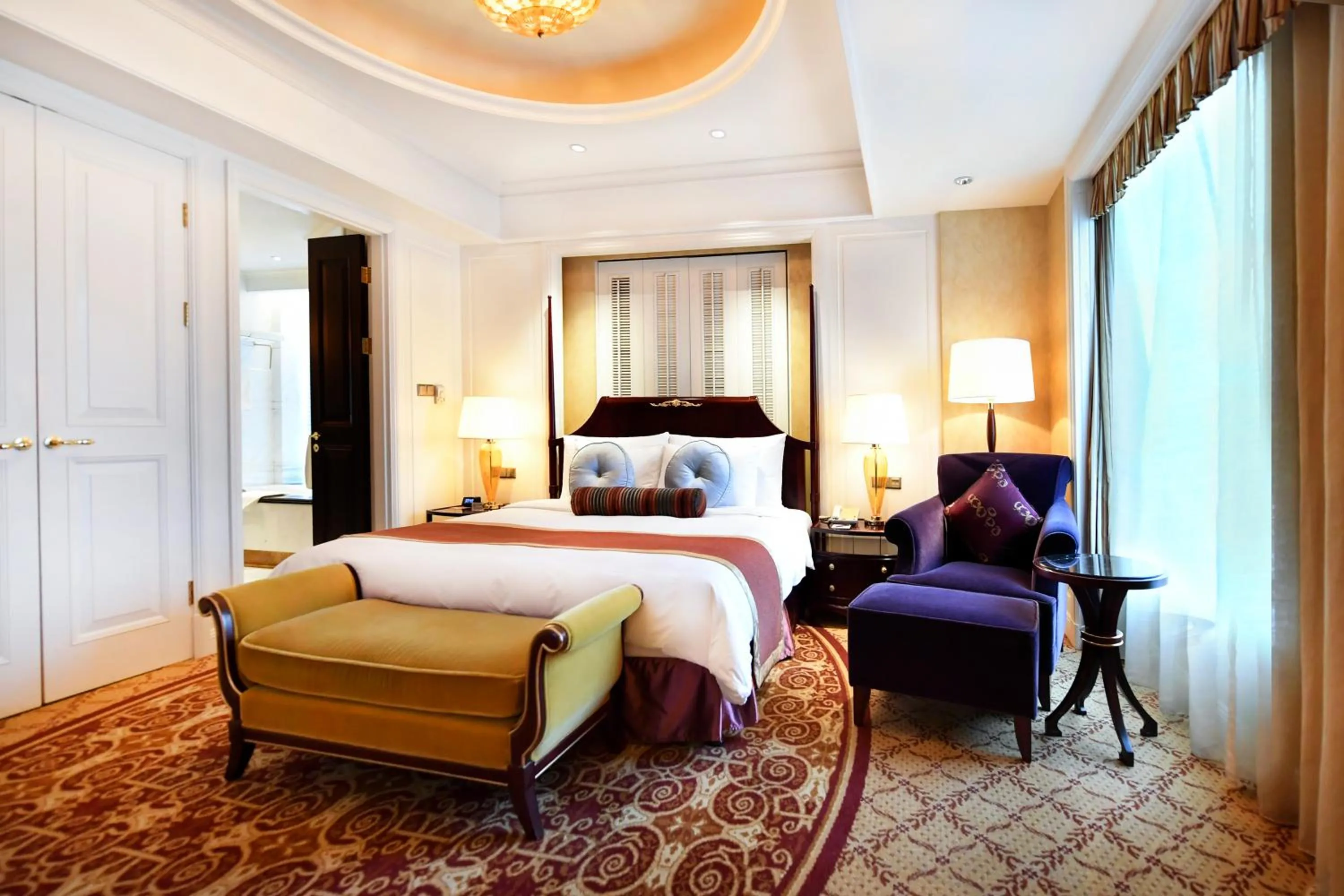 Business Suite in Grand Central Hotel Shanghai - Nanjing Road