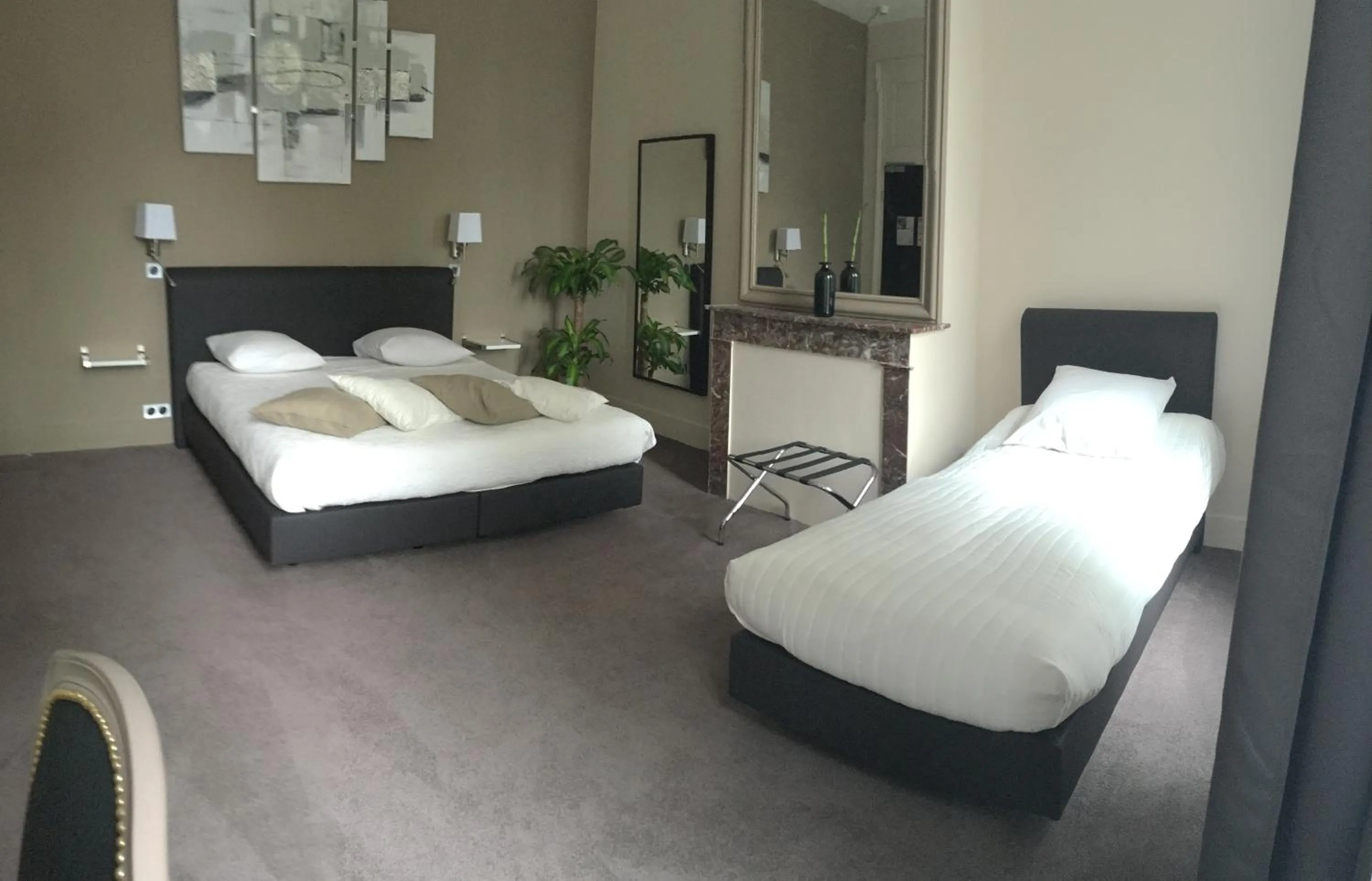 Family Room with Private Bathroom in Logis Manoir de Fourcy