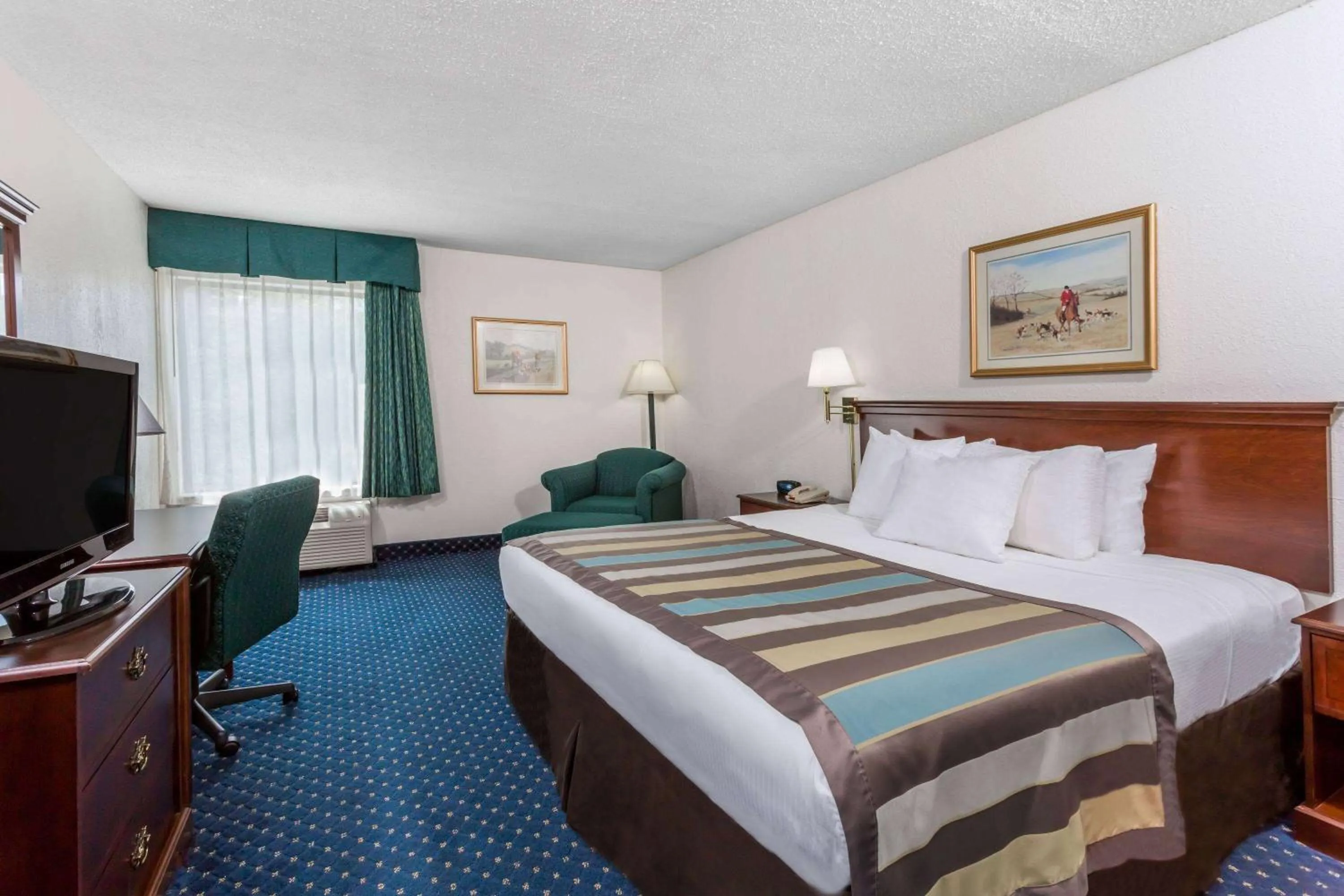 King Room - Non-Smoking in Baymont by Wyndham Greensboro/Coliseum