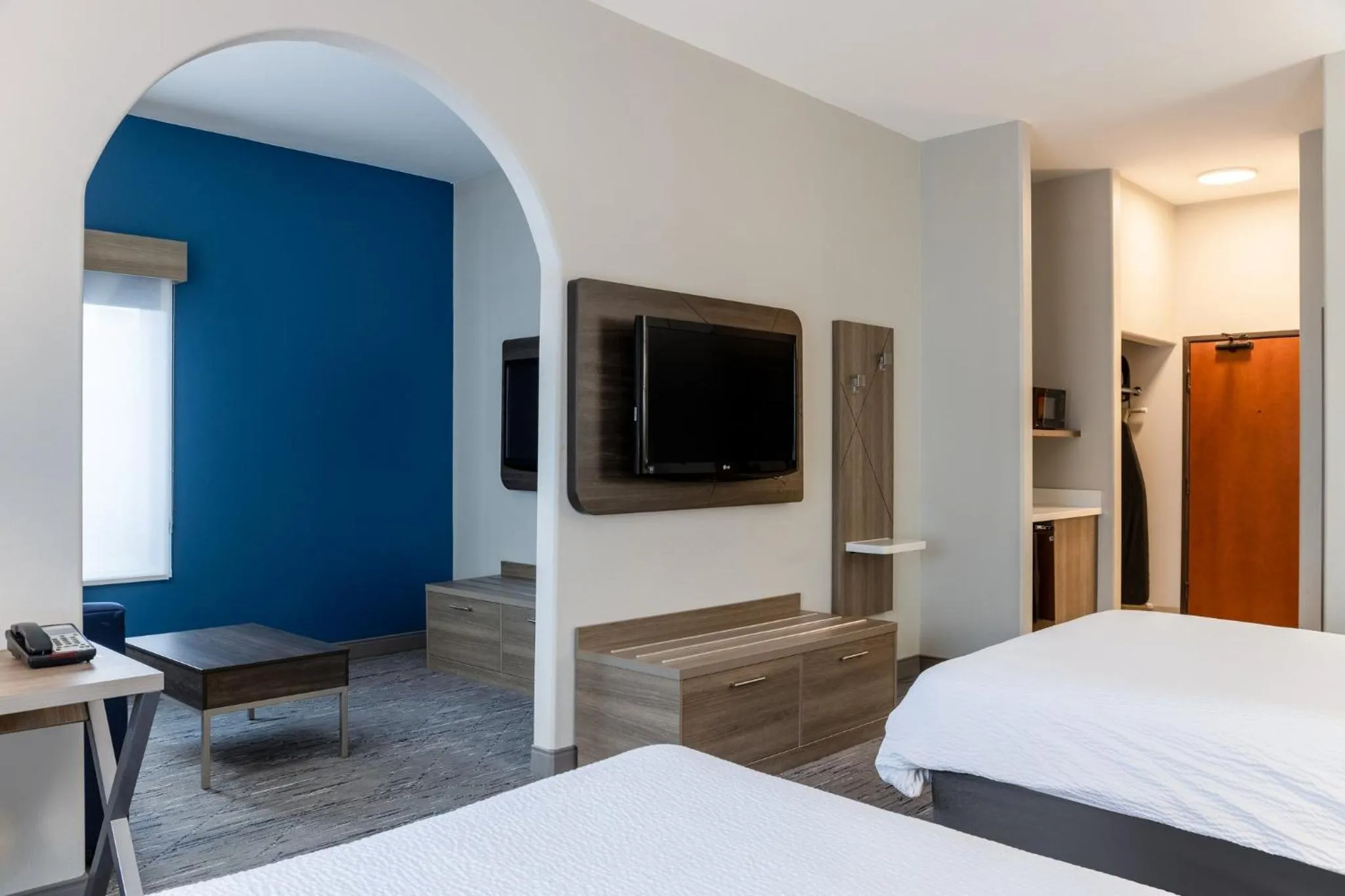 Studio Suite with Two Queen Beds - Non-Smoking in Holiday Inn Express Vancouver North by IHG