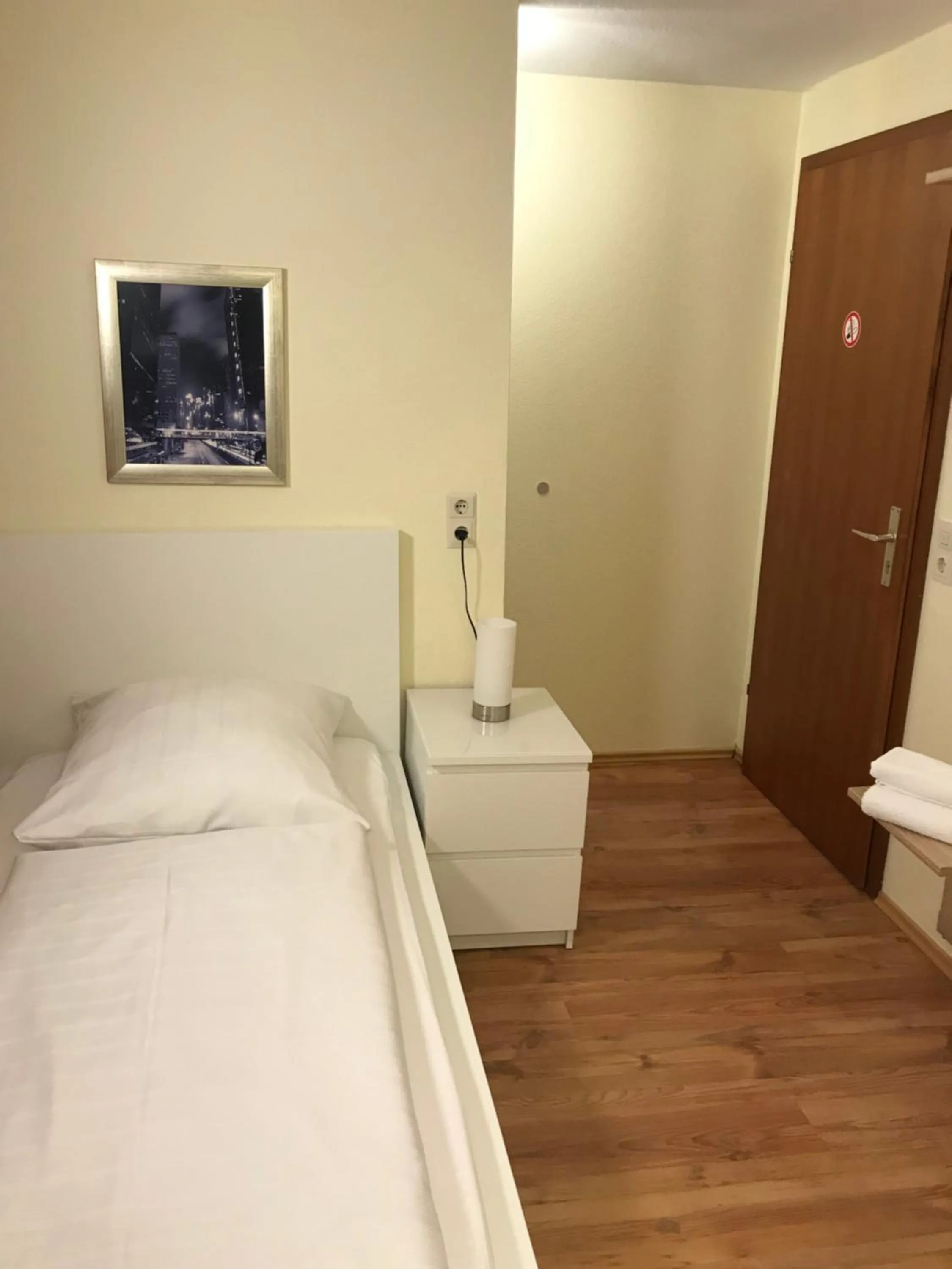 Single Room with Shower - single occupancy in Hotel Garni Elisabeth