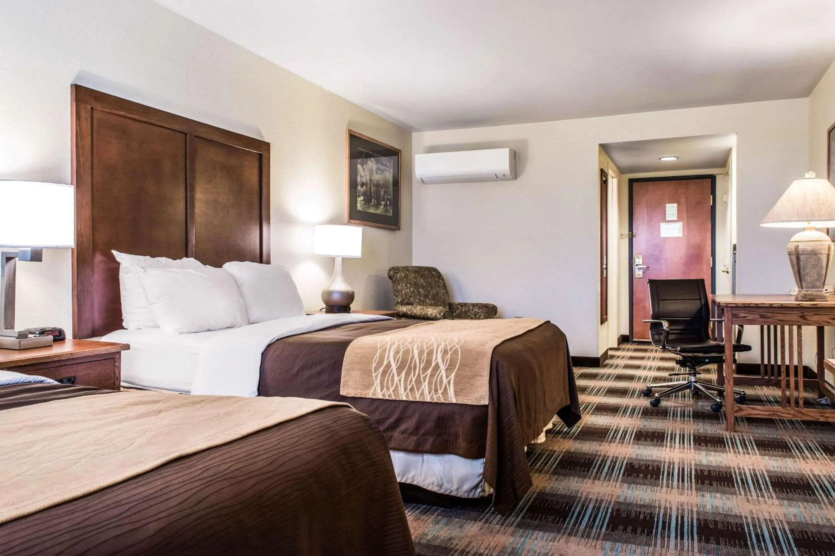 Queen Room with Two Queen Beds in Comfort Inn & Suites Sheridan