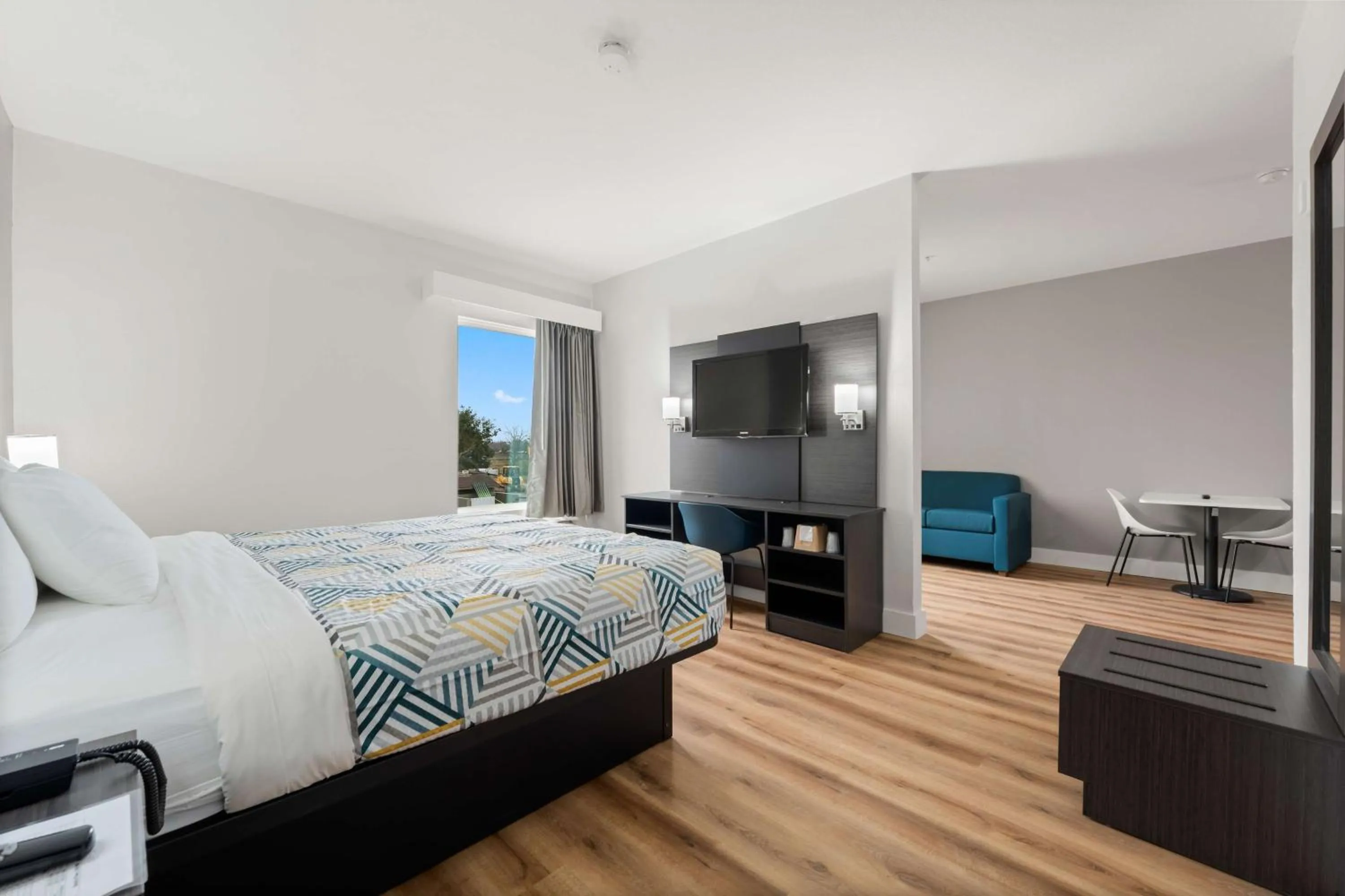 King Room - Non-Smoking in Motel 6-Rosenberg, TX