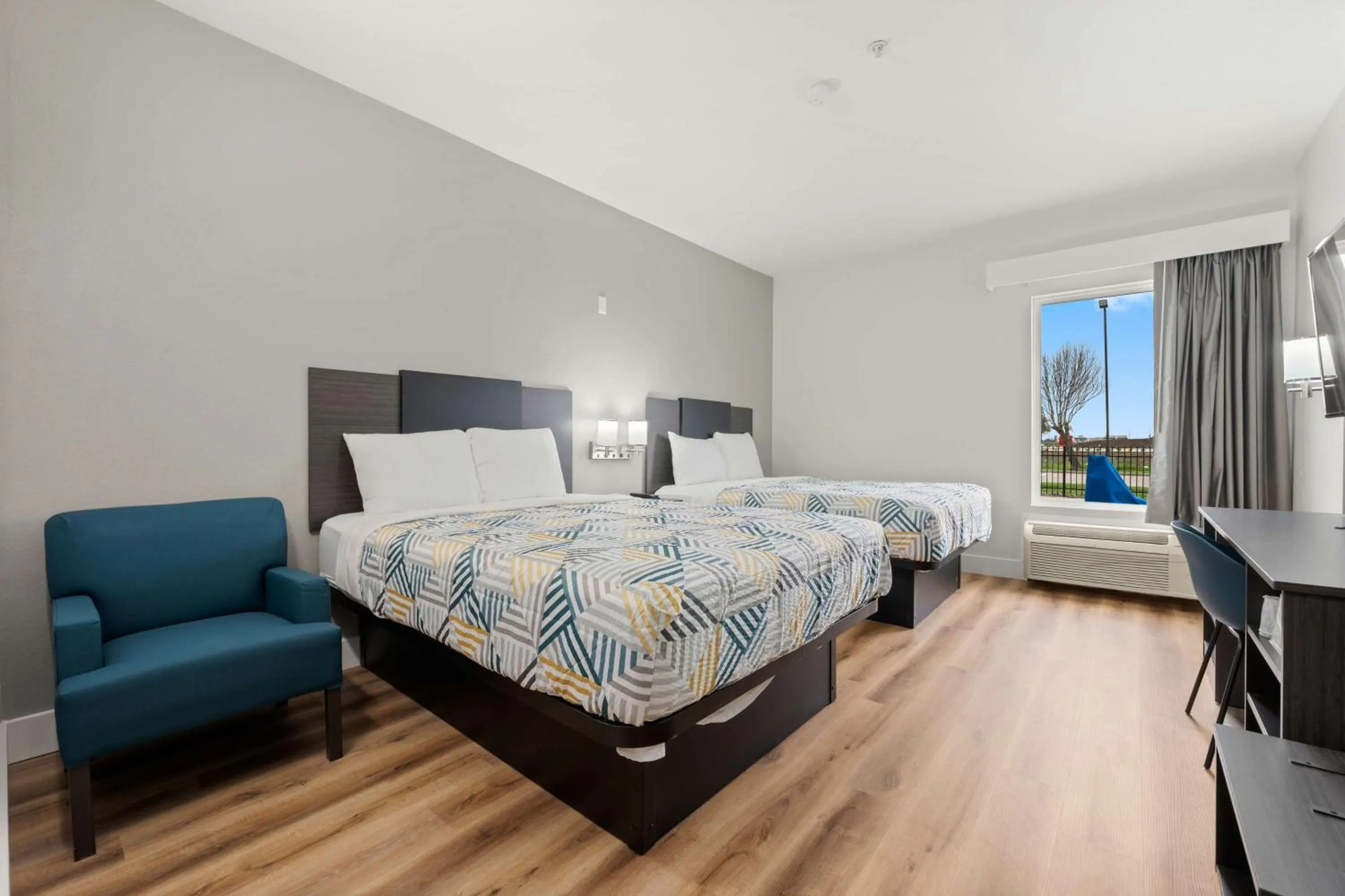 Queen Room with Two Queen Beds - Non-Smoking in Motel 6-Rosenberg, TX