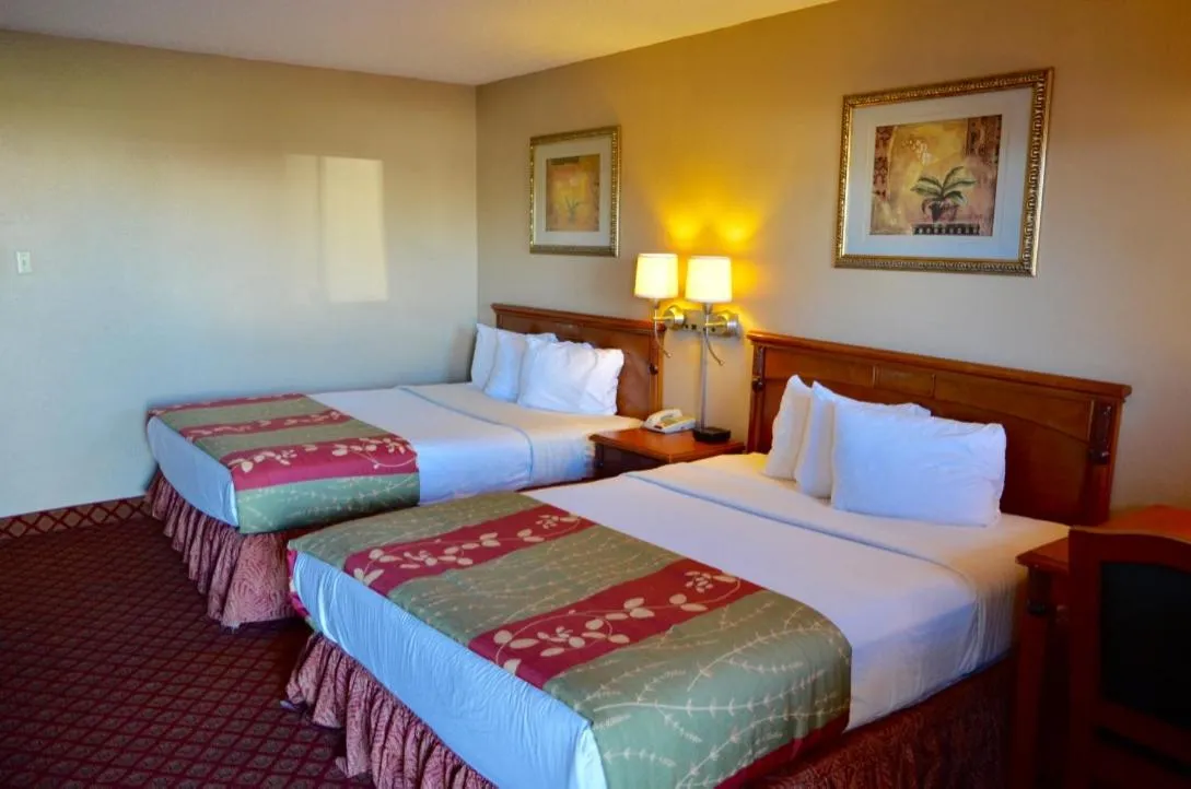 Queen Room with Two Queen Beds - Non-Smoking in Americas Best Value Inn Crosstimbers