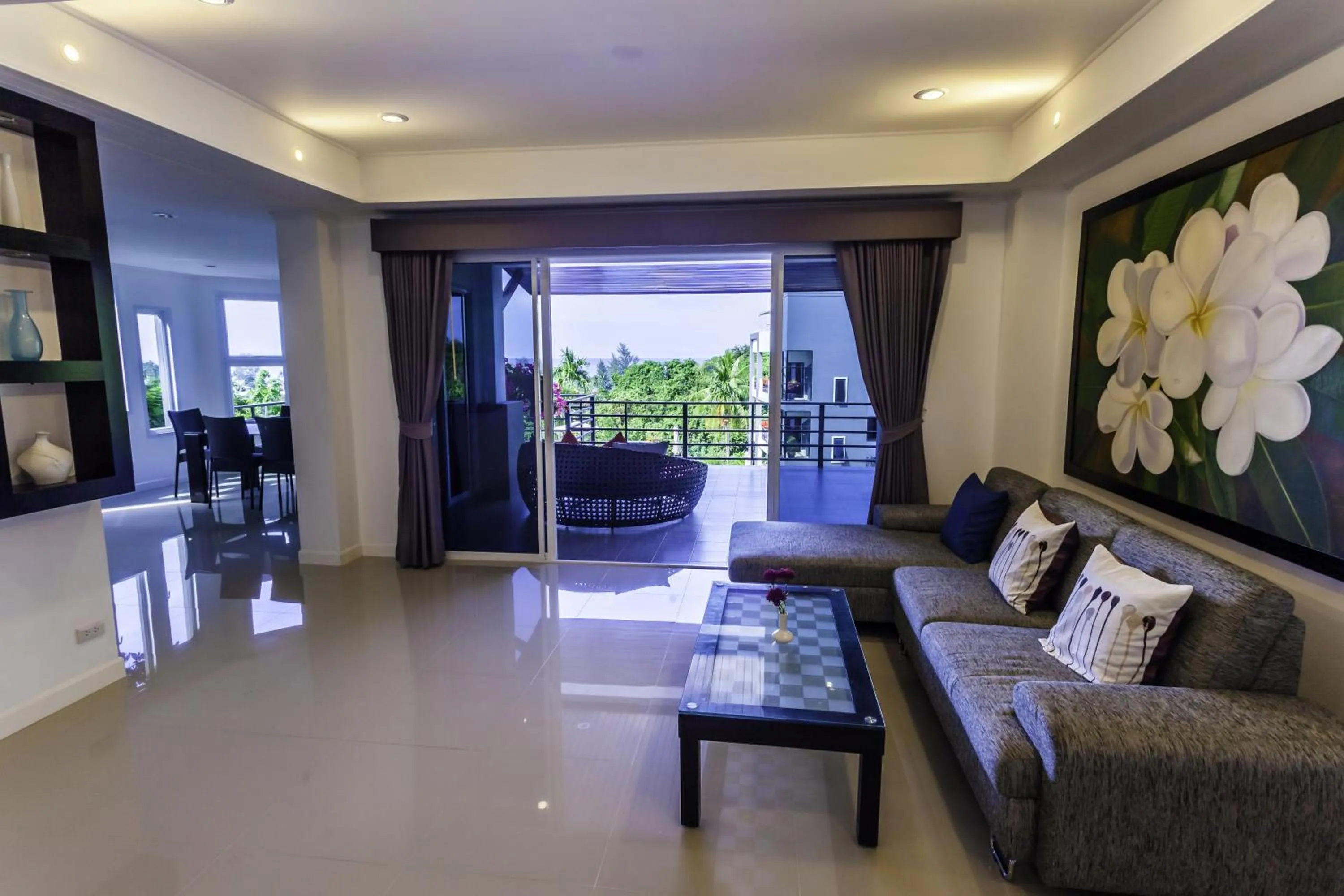 Apartment with Terrace in White Flower Lanta