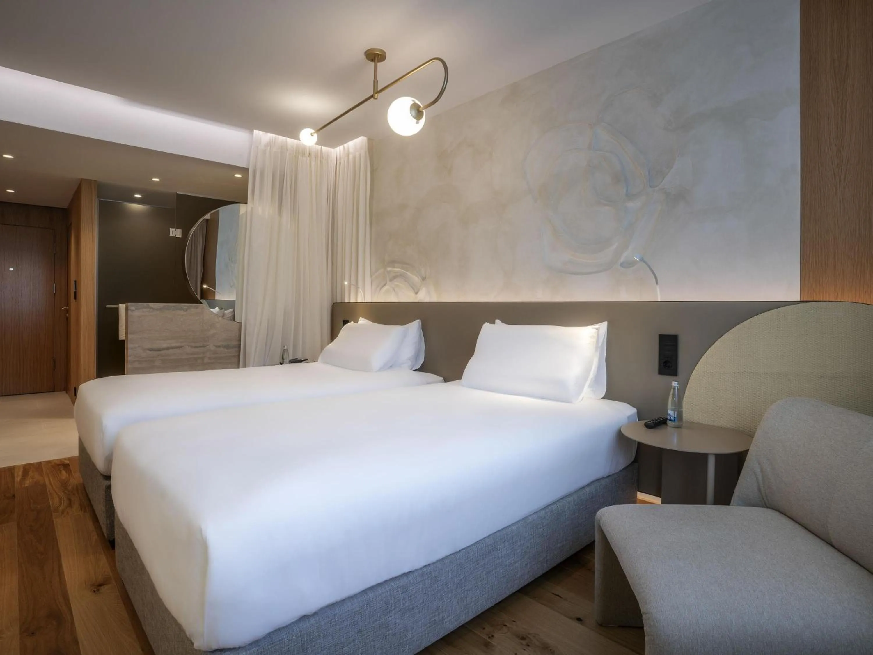 Deluxe Twin Room with Balcony - single occupancy in Maison Sofia - MGallery