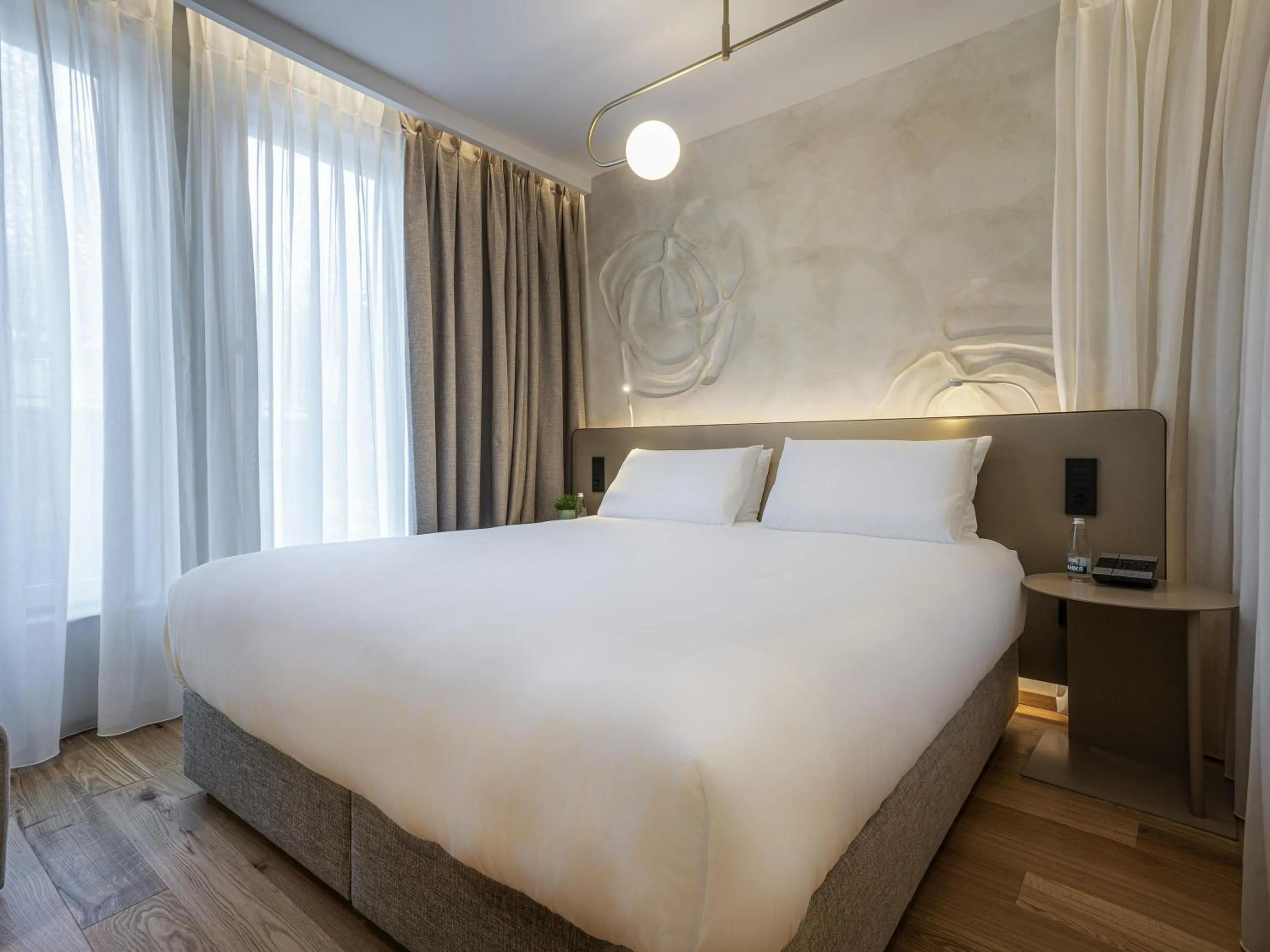 Deluxe King Room with Balcony - single occupancy in Maison Sofia - MGallery