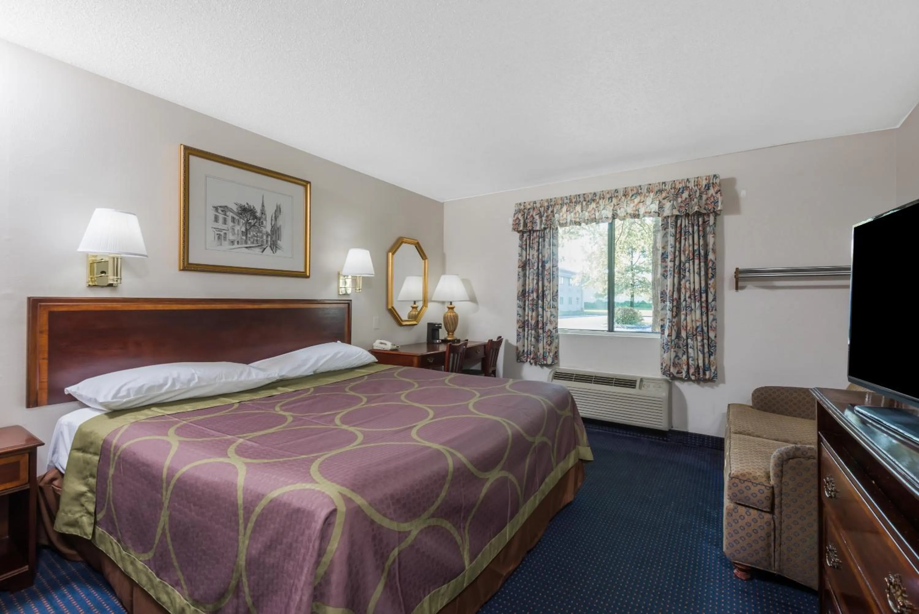King Room - Disability Access/Non-Smoking in Super 8 by Wyndham Hartford