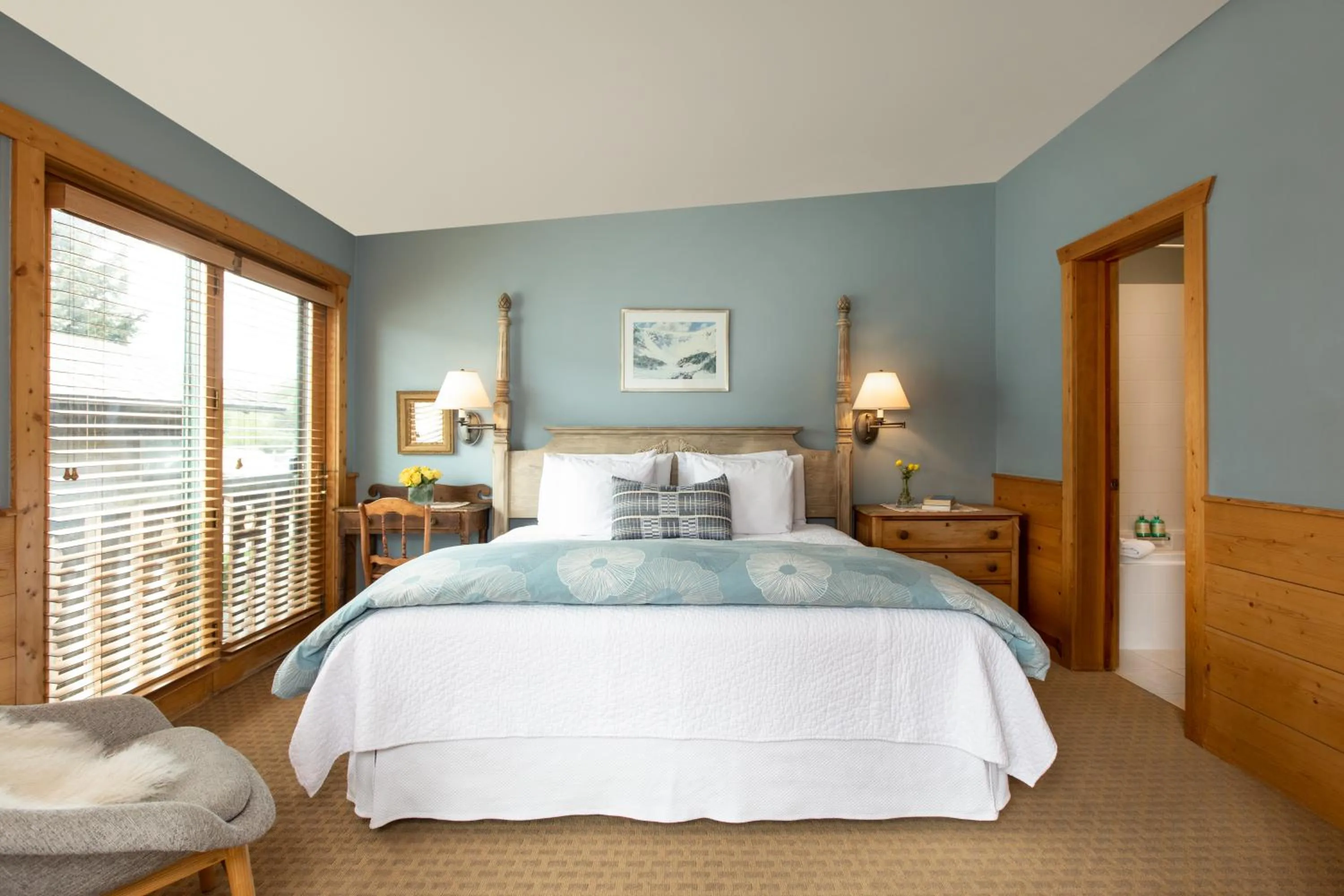 Deluxe King Room in The Alpine House