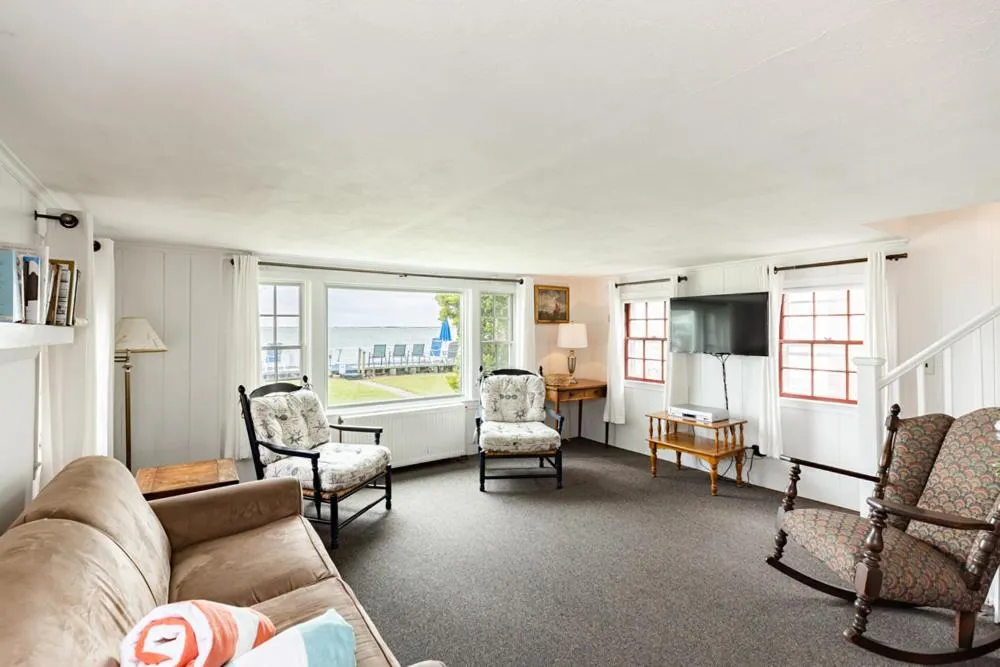 Two-Bedroom Cottage with Sea View in The Masthead Resort