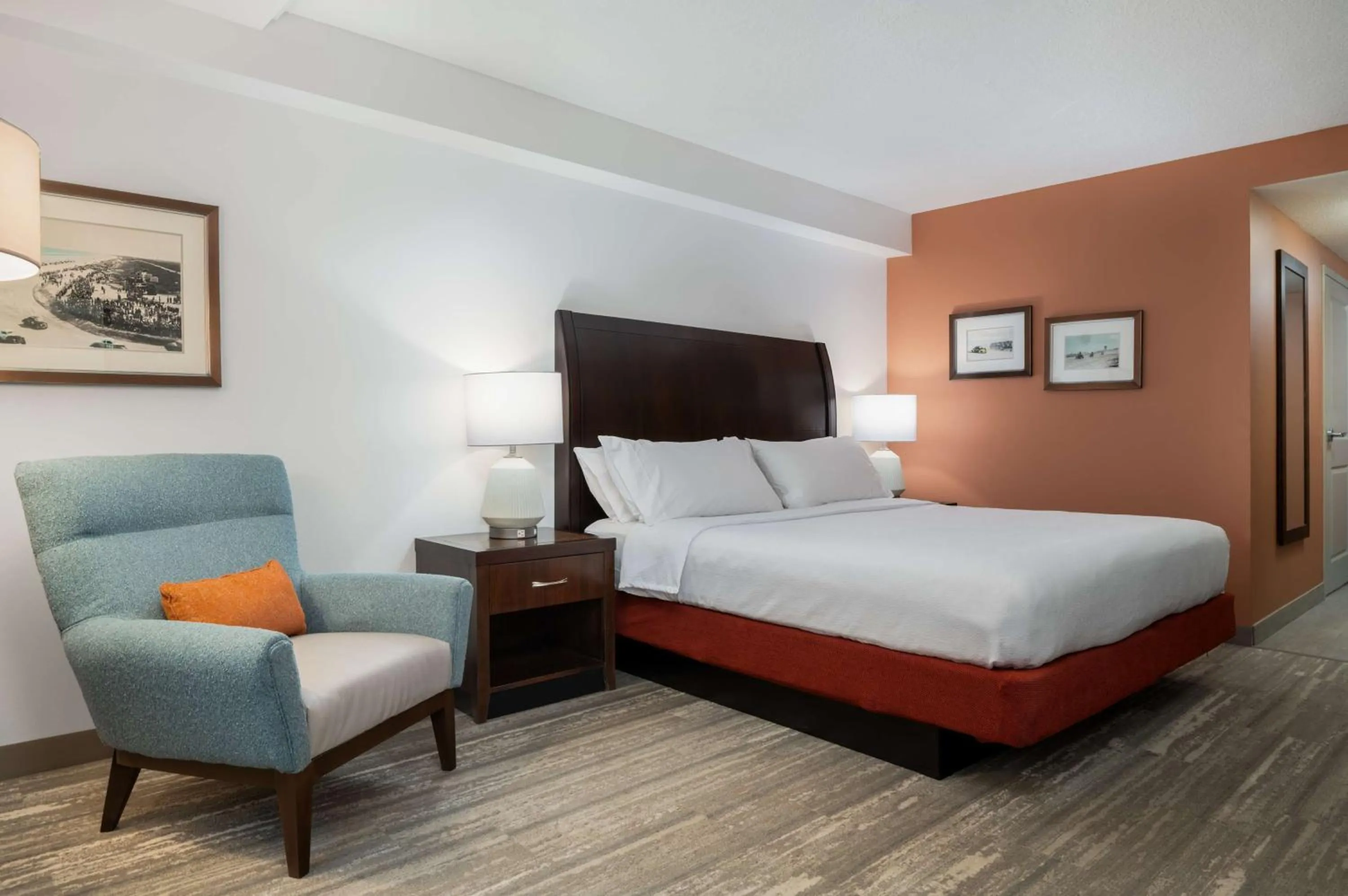 Standard King Room in Hilton Garden Inn Daytona Beach Oceanfront