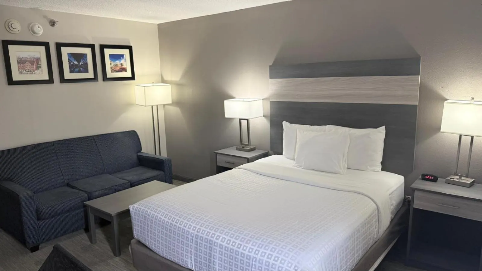 Queen Room - Non-Smoking in Baymont by Wyndham Lafayette - Purdue University