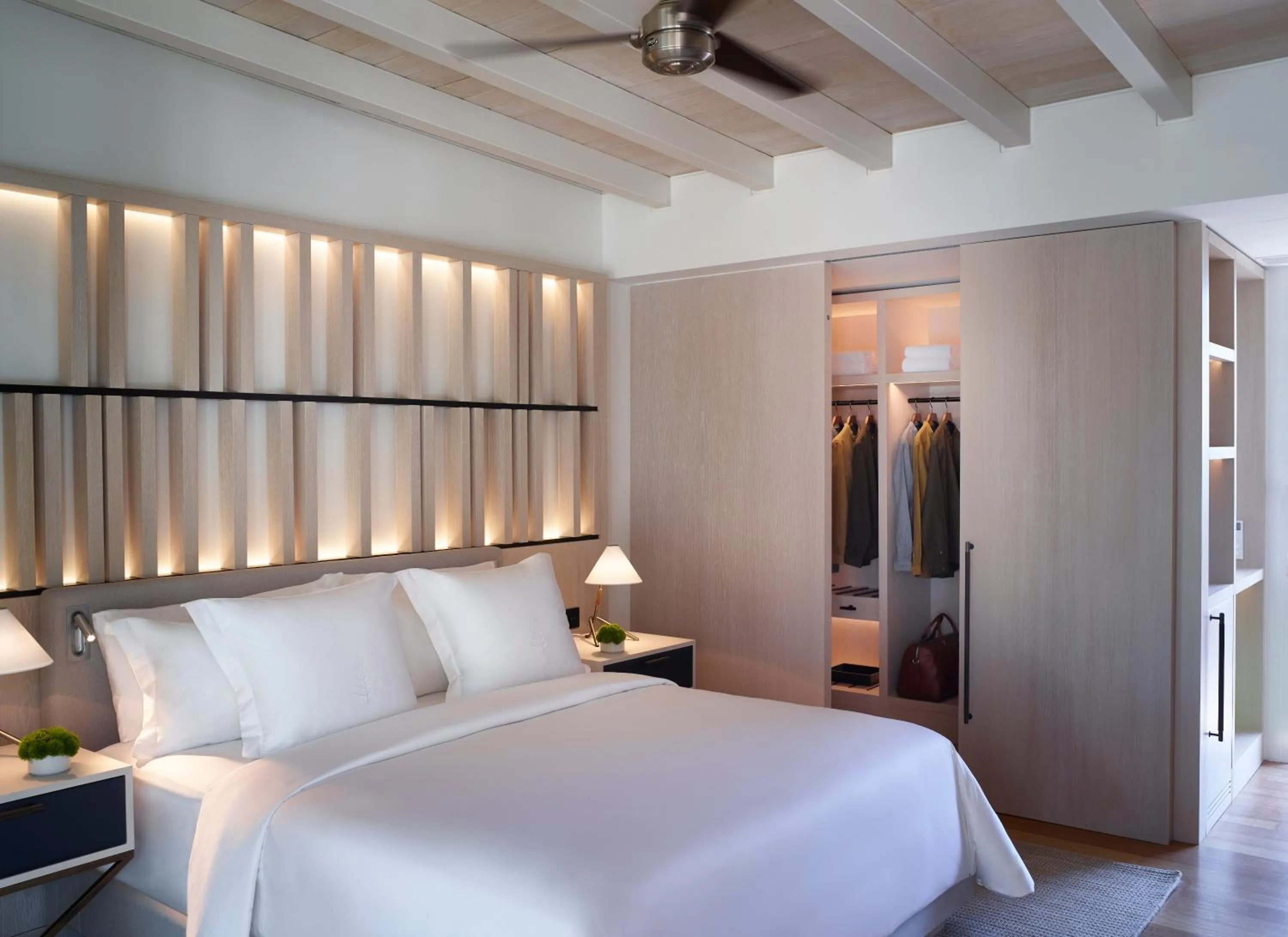 Bungalow with King Bed and Garden View  in Four Seasons Astir Palace Hotel Athens