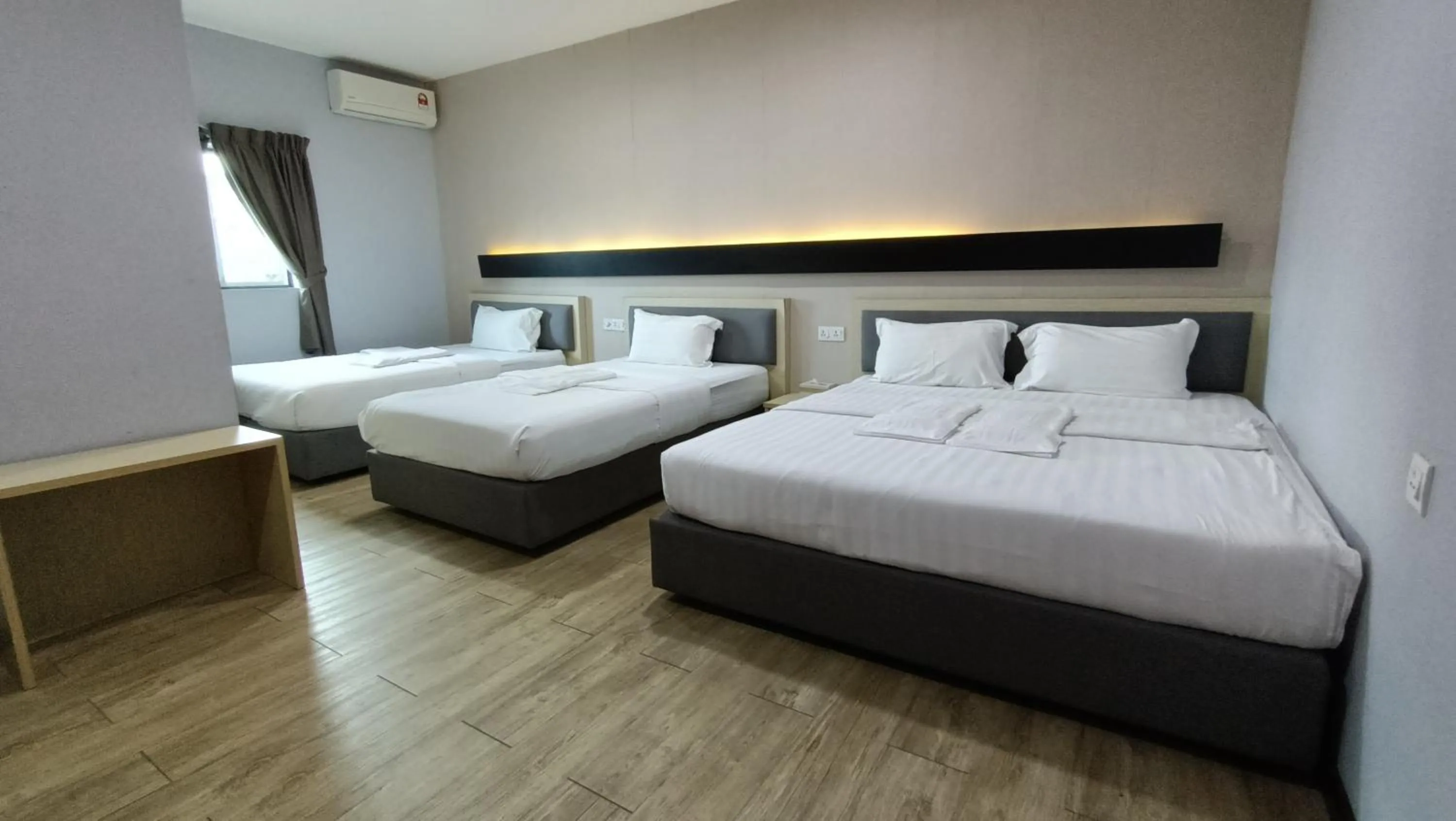 Premium Suite room in Unikarya Lodge