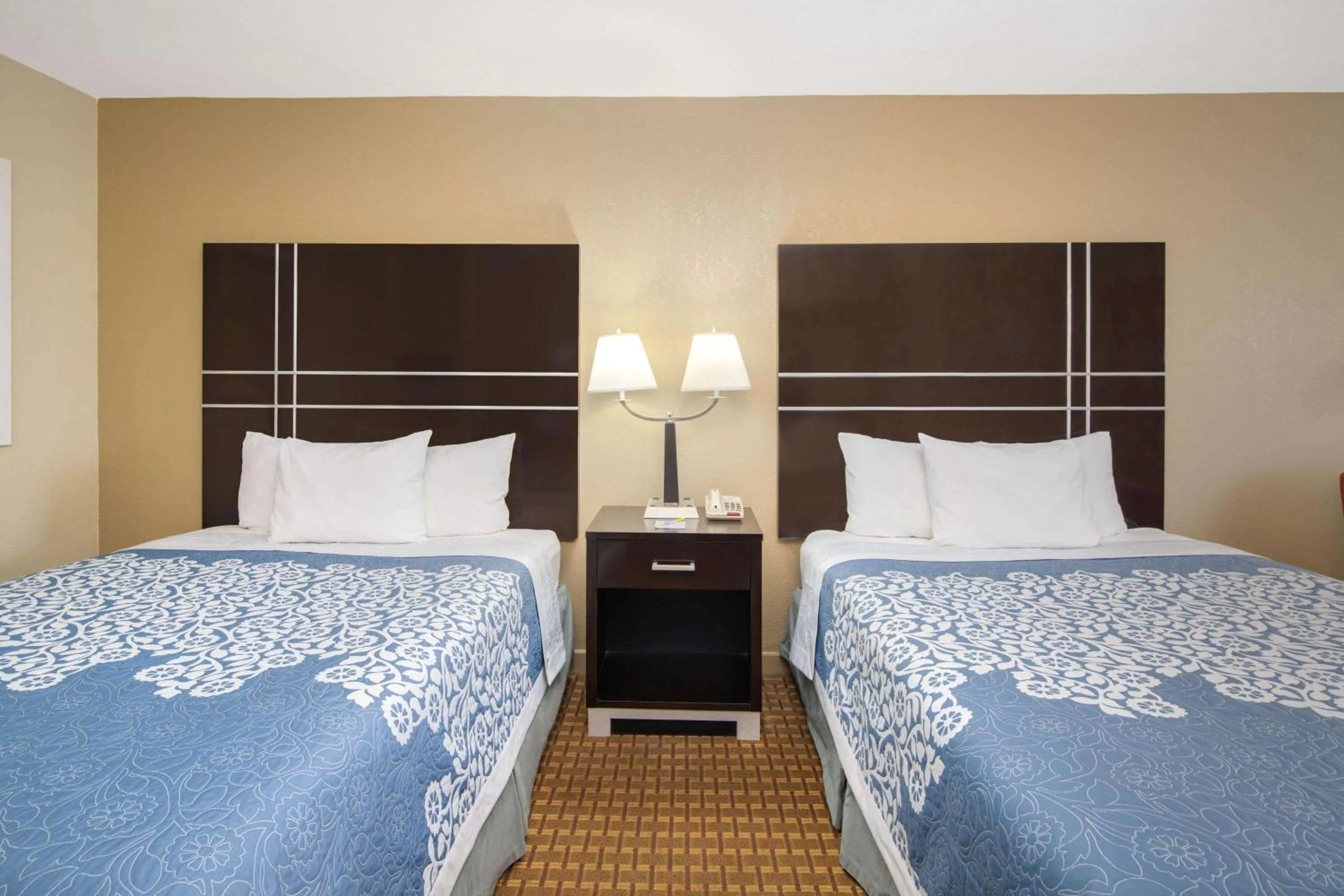 Double Room - Disability Access - Smoking in Days Inn by Wyndham Thomaston