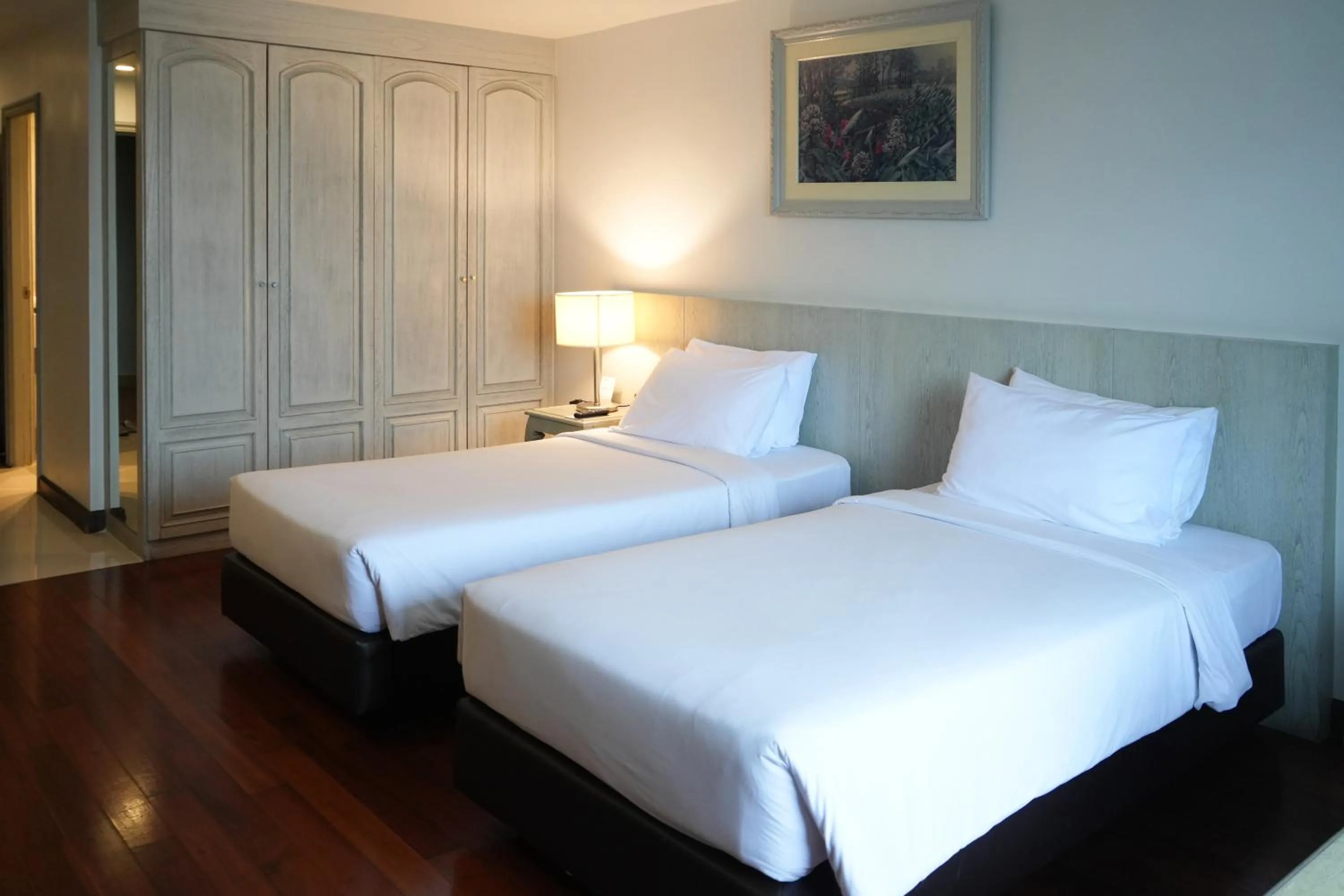 Deluxe Double or Twin Room in Royal Suite Hotel Bangkok