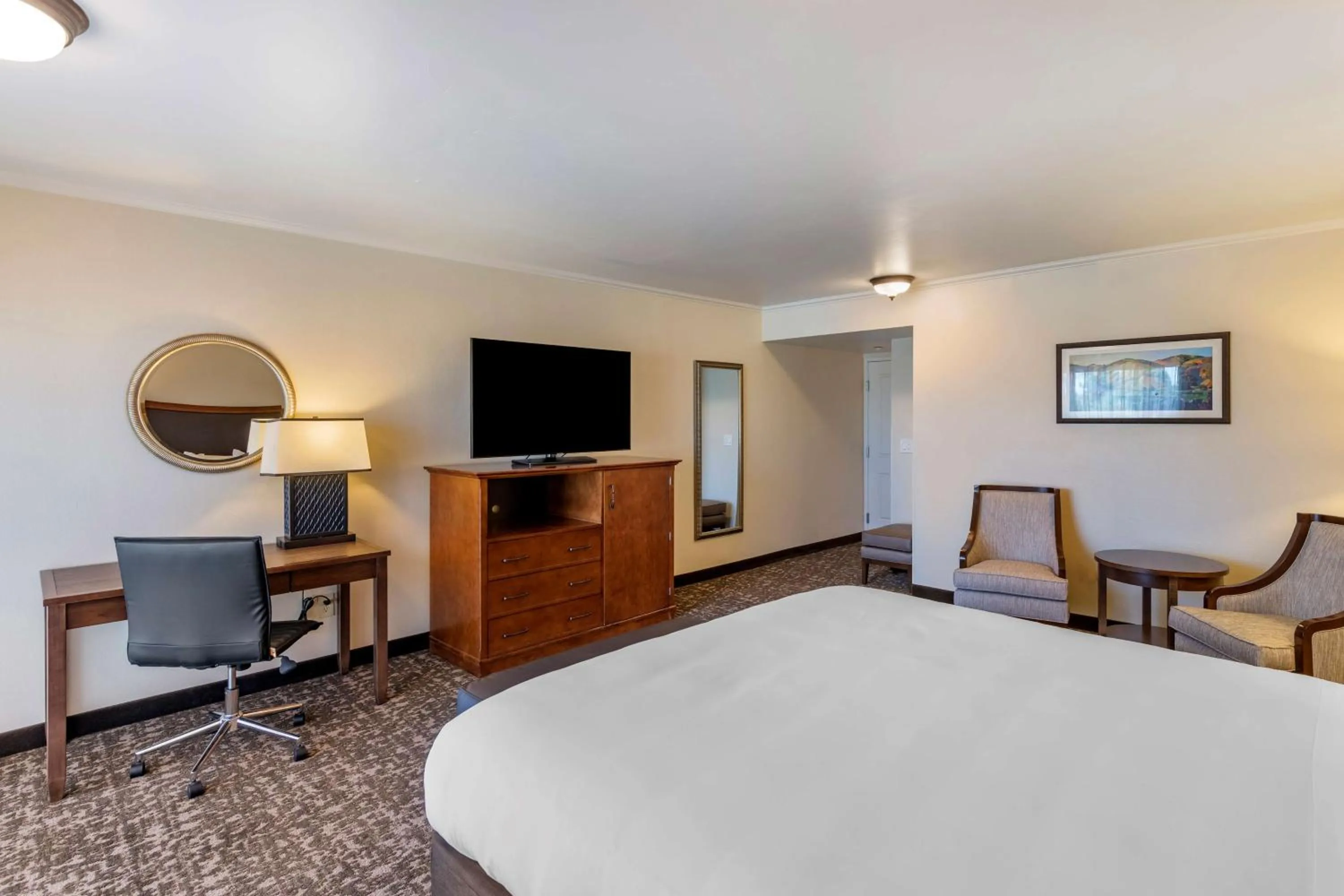 Oversize King Room - Non-Smoking in Best Western Plus Royal Oak Hotel