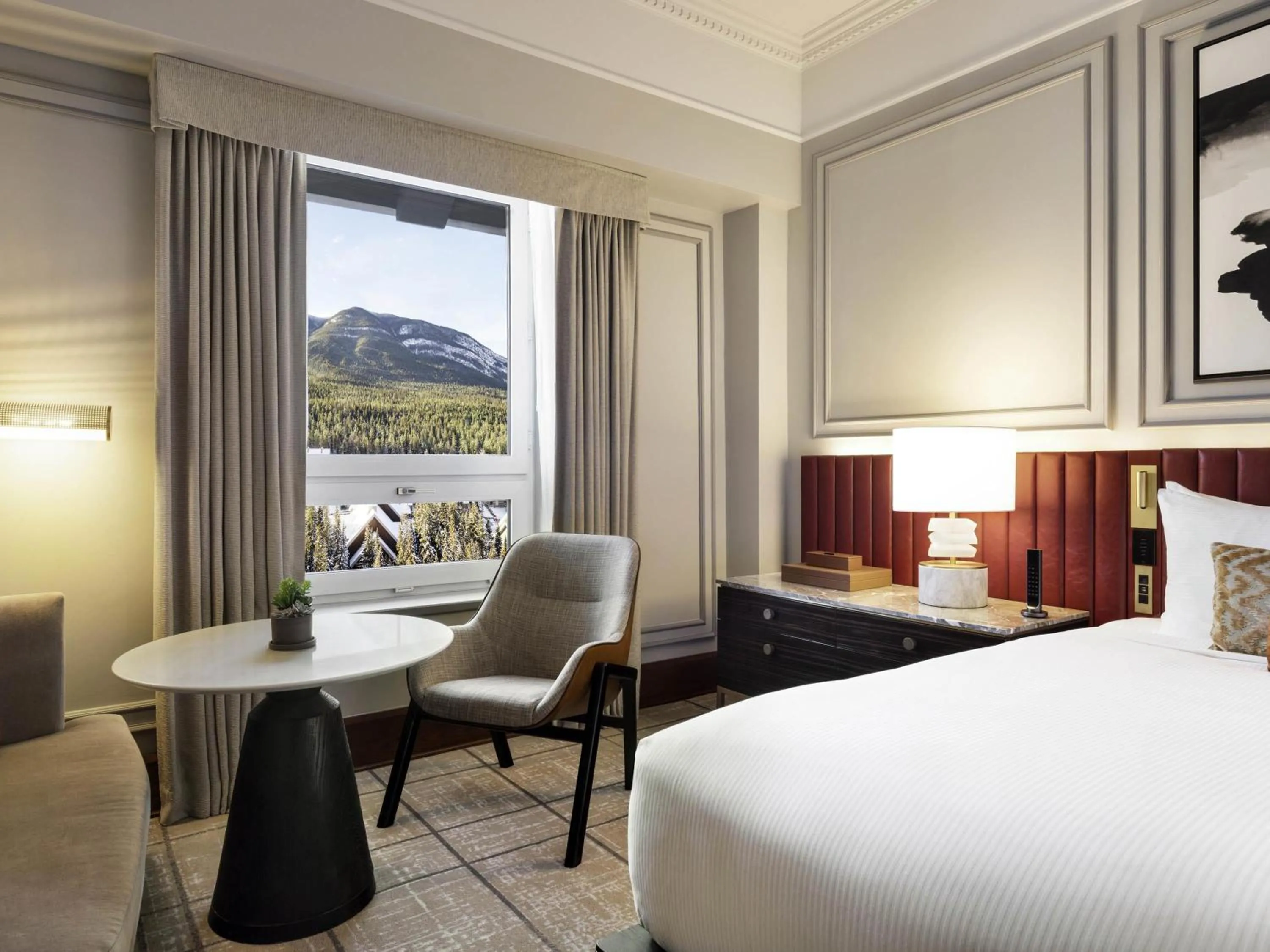 Fairmont Gold 1 King Room in Fairmont Banff Springs