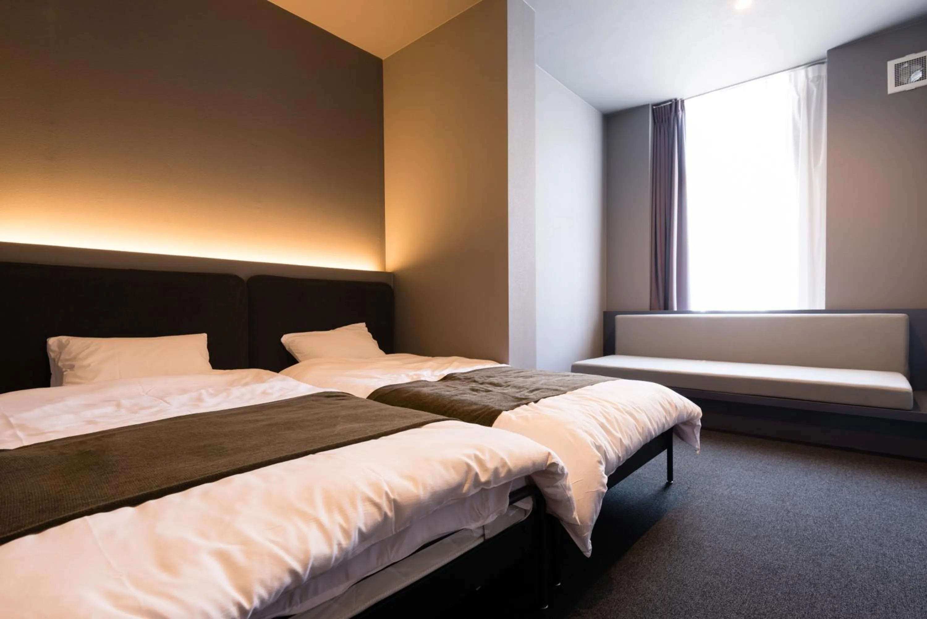 Twin Room with Bathroom in BON Hostel