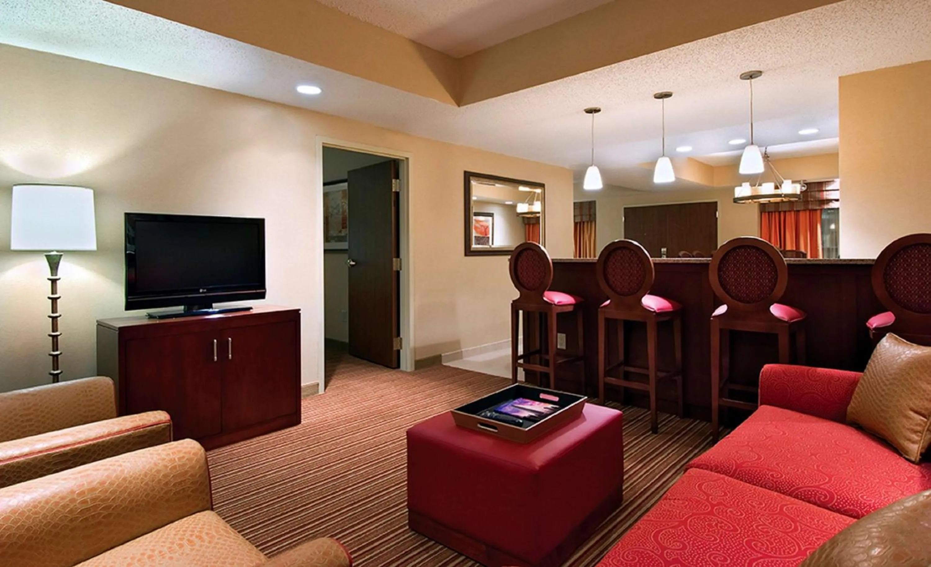 Deluxe King Room - Non-Smoking in Embassy Suites Murfreesboro - Hotel & Conference Center