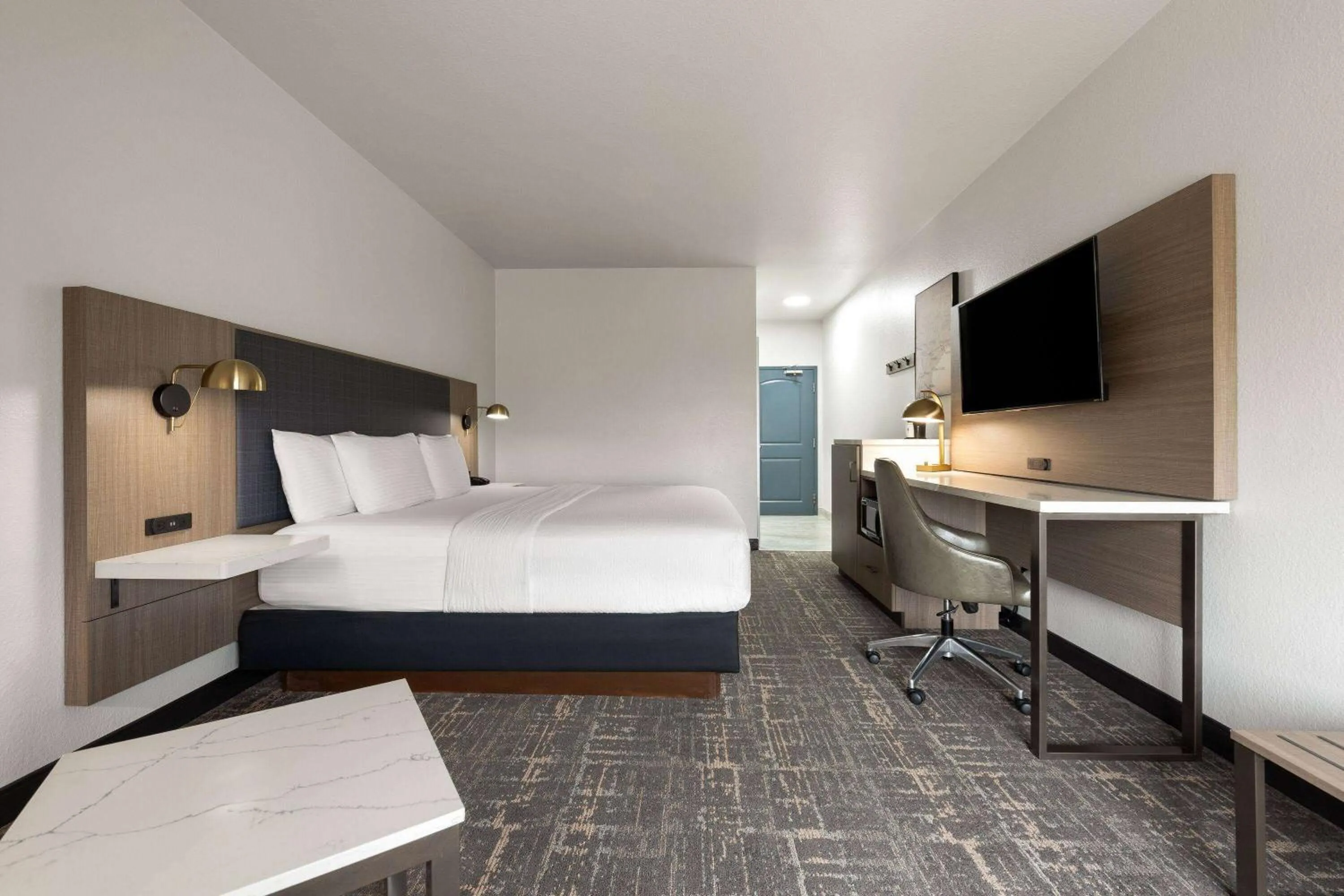 King Room with Bath Tub - Mobility/Hearing Accessible - Non-Smoking in La Quinta by Wyndham Ft. Worth - Forest Hill, TX