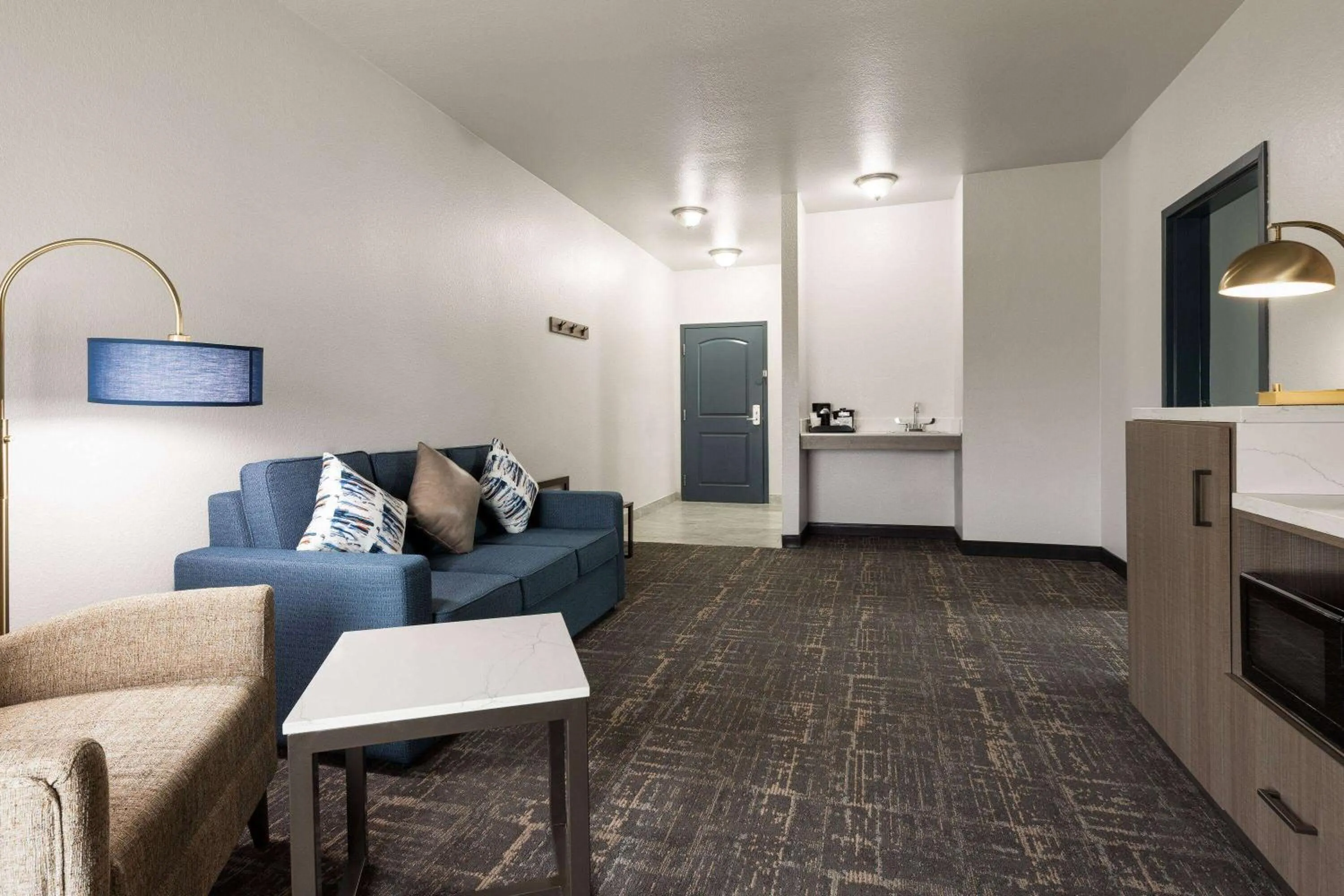 One-Bedroom King Suite - Non-Smoking in La Quinta by Wyndham Ft. Worth - Forest Hill, TX