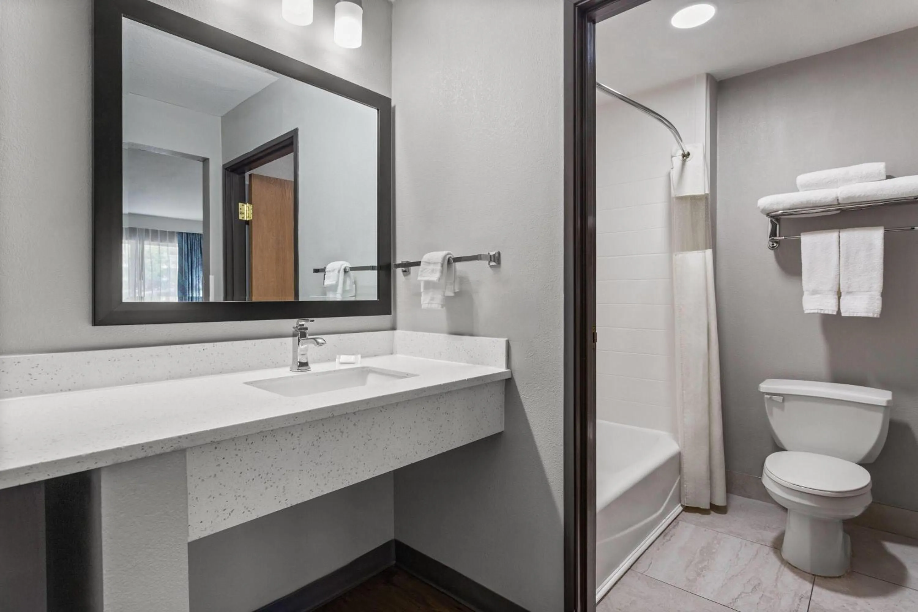 King Room- Non-Smoking in Days Inn by Wyndham Phoenix West