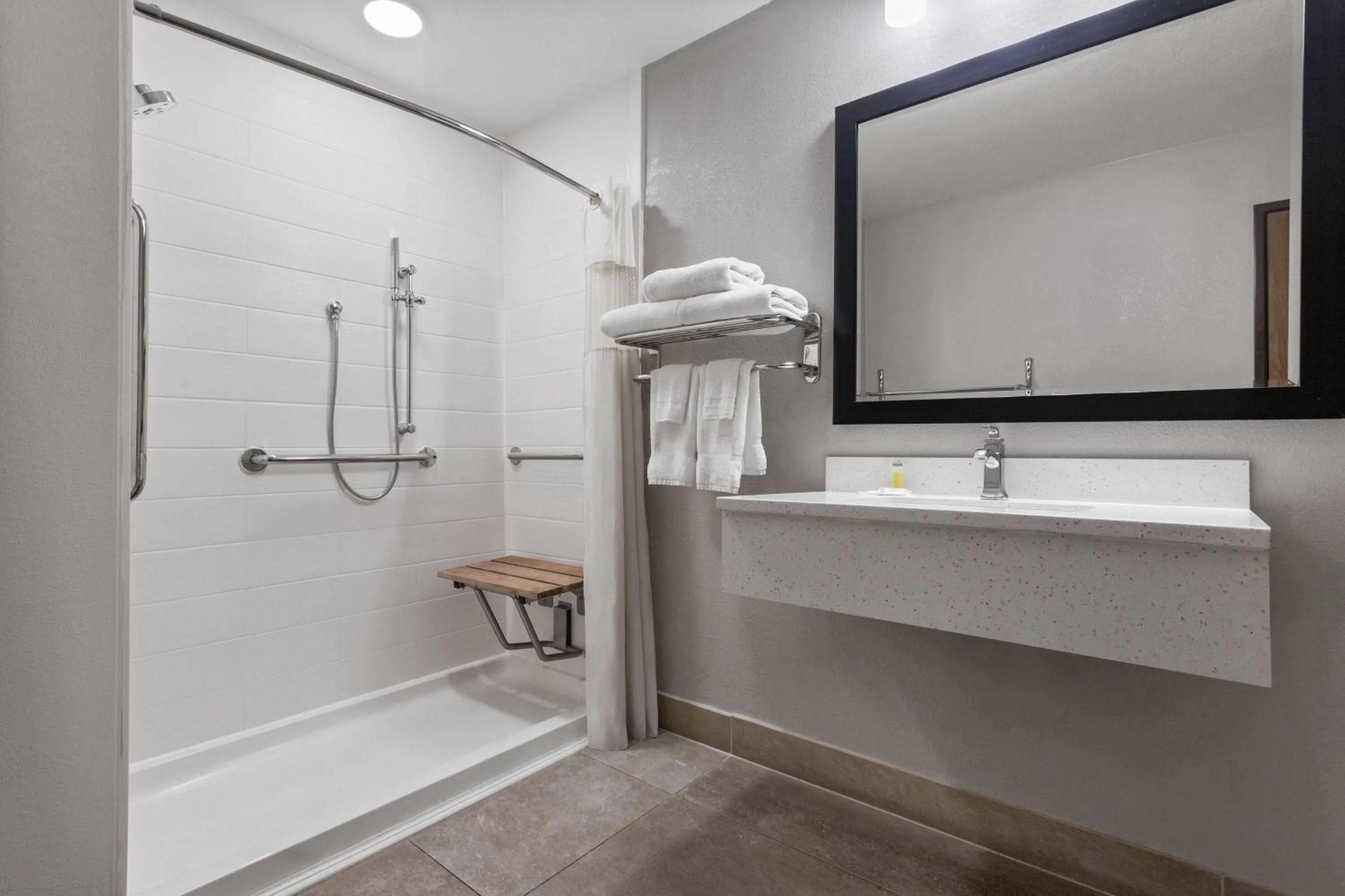 King Room - Disability Access/Non-Smoking in Days Inn by Wyndham Phoenix West