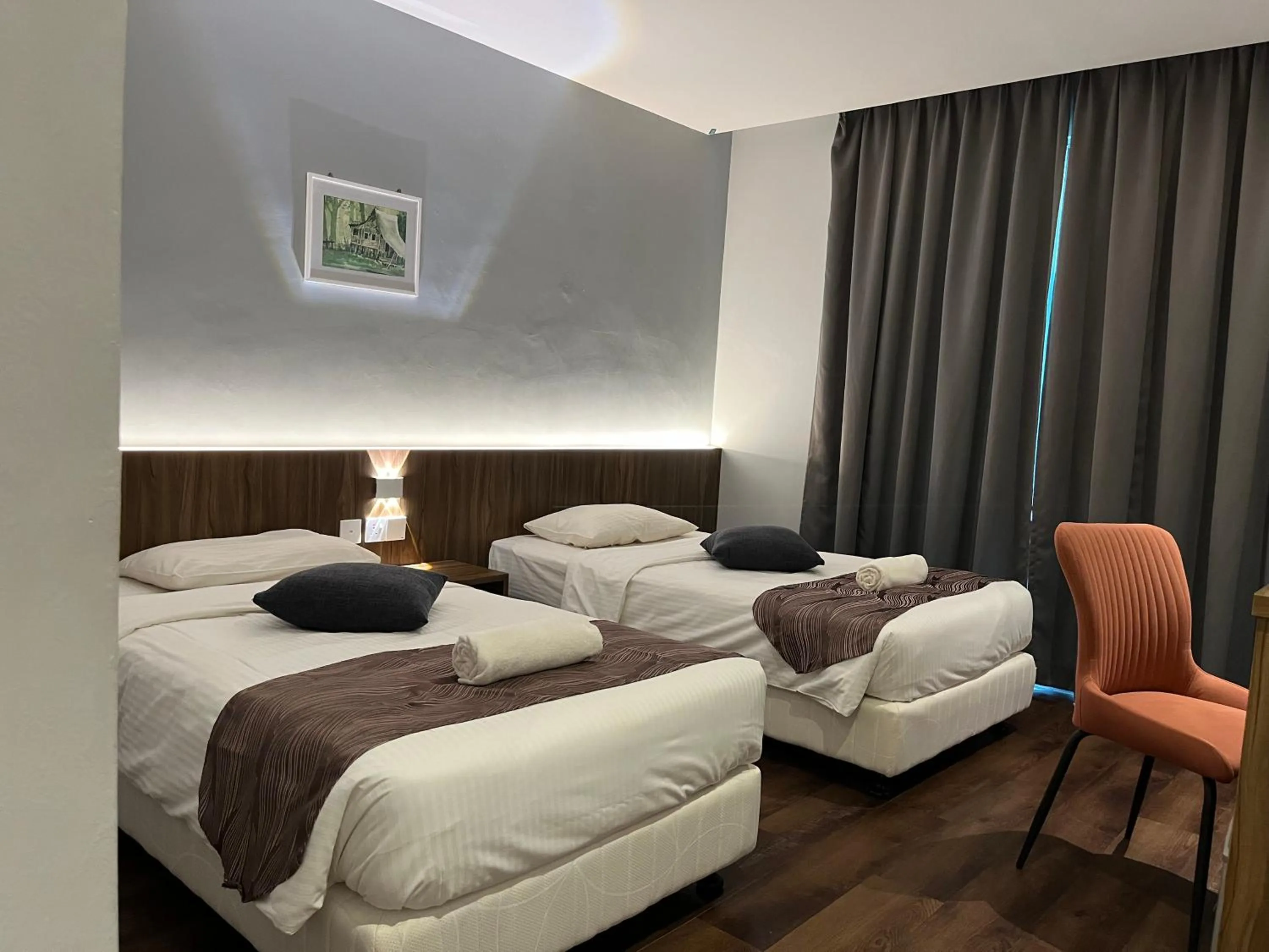 Twin Room with Pool View in White Lodge