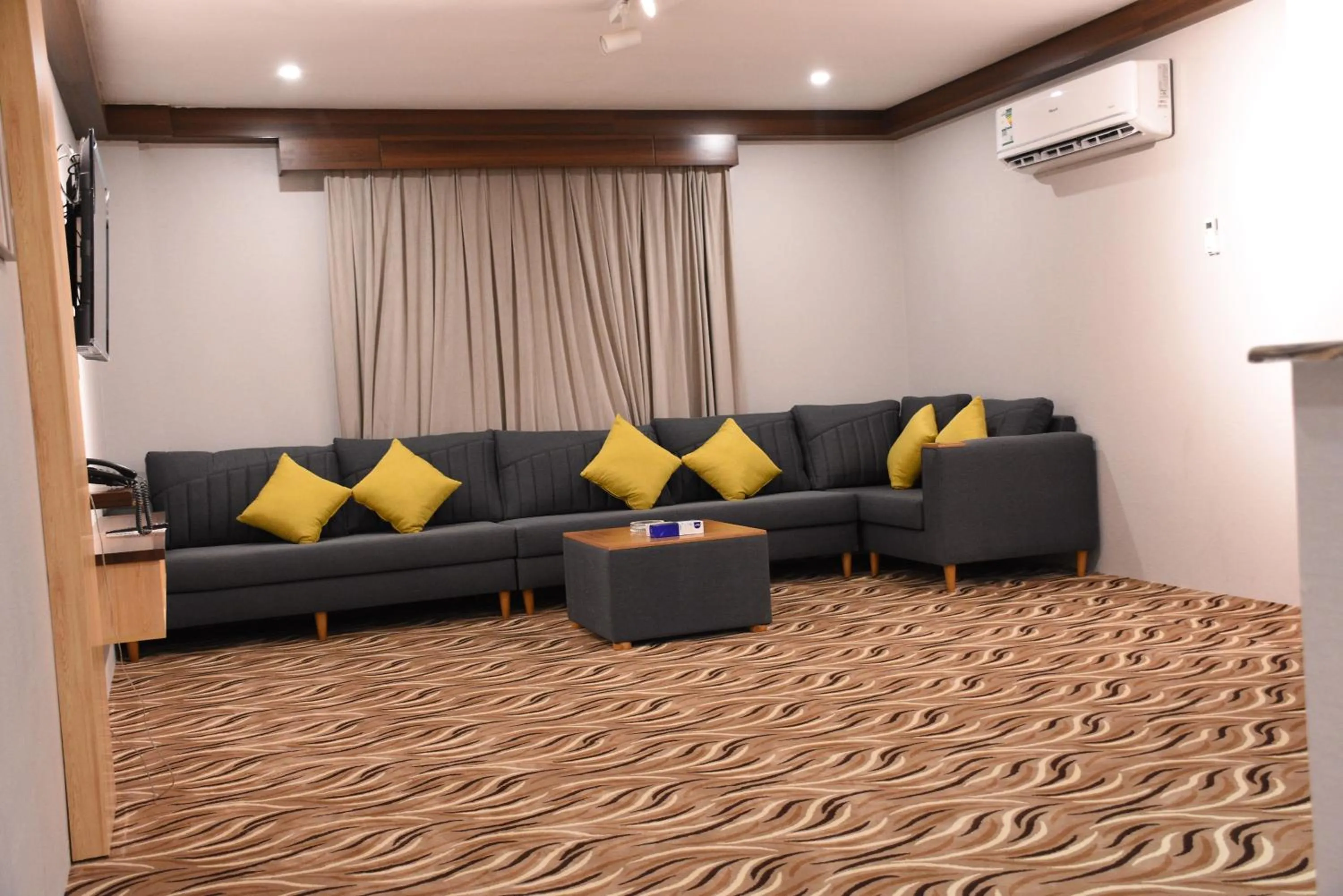 Executive Suite in Florida Inn Hotel