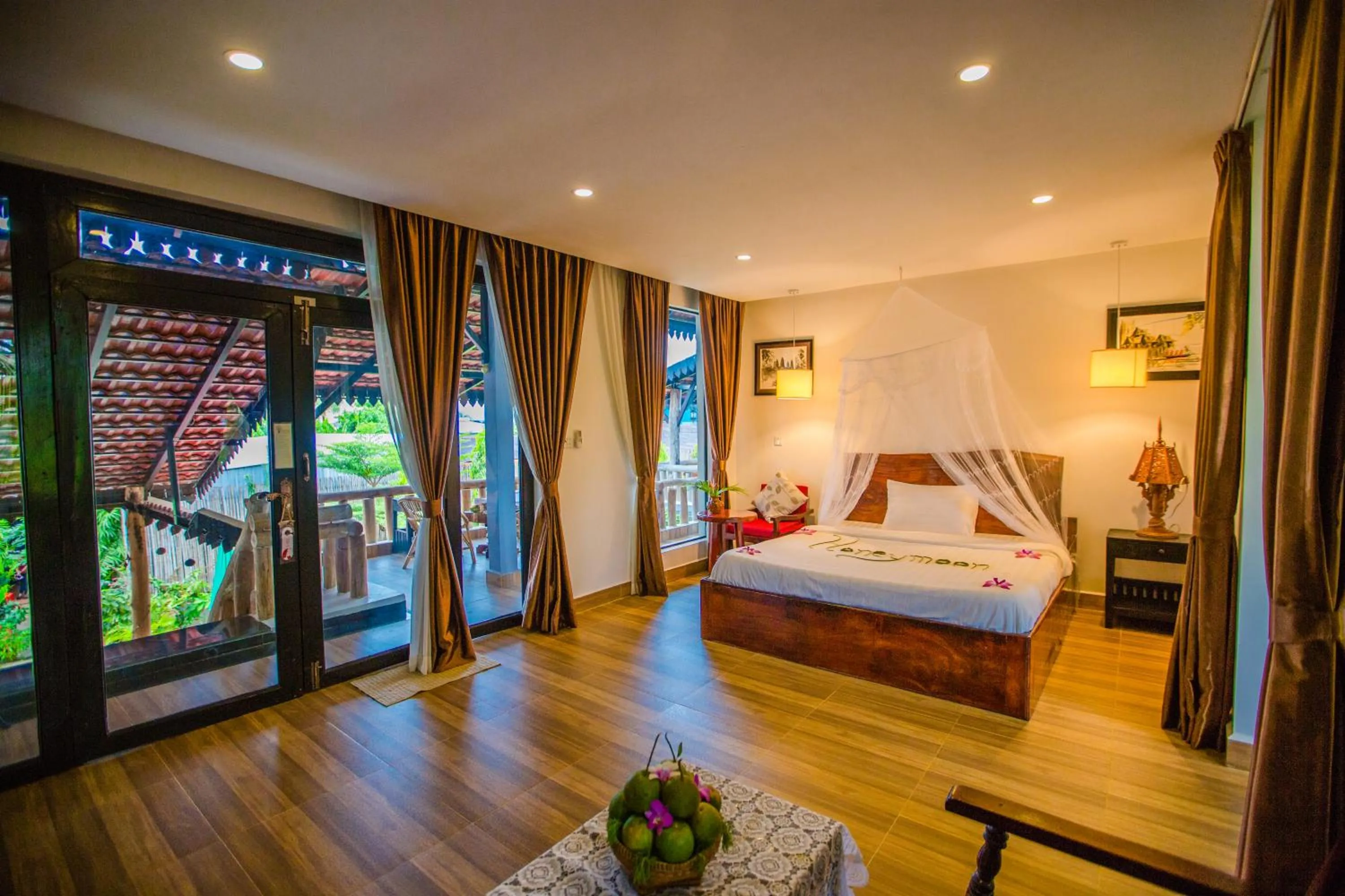 Deluxe Double Room with Terrace Pool View in Moloppor Villa