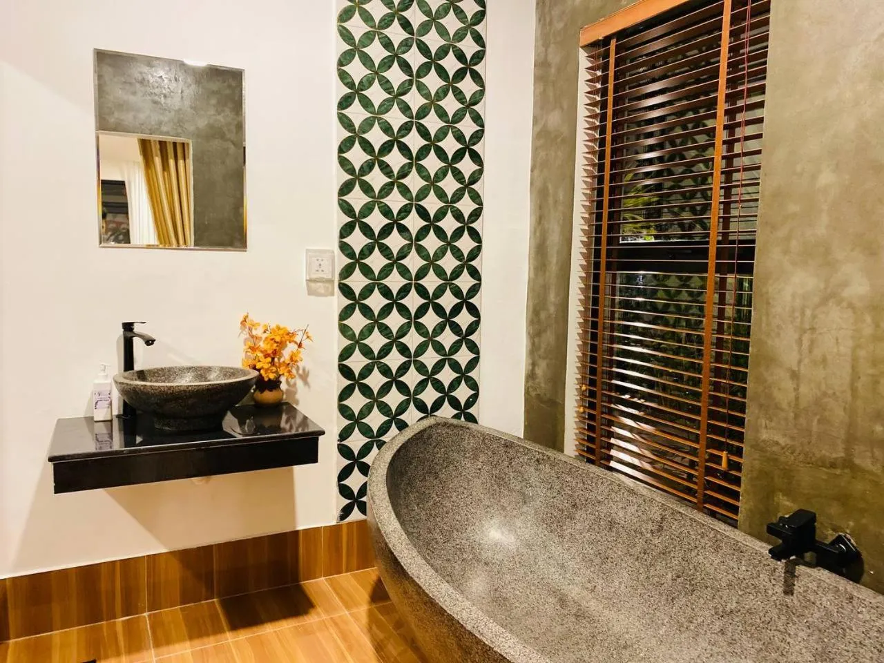 Deluxe Double or Twin Room with Pool View in Moloppor Villa