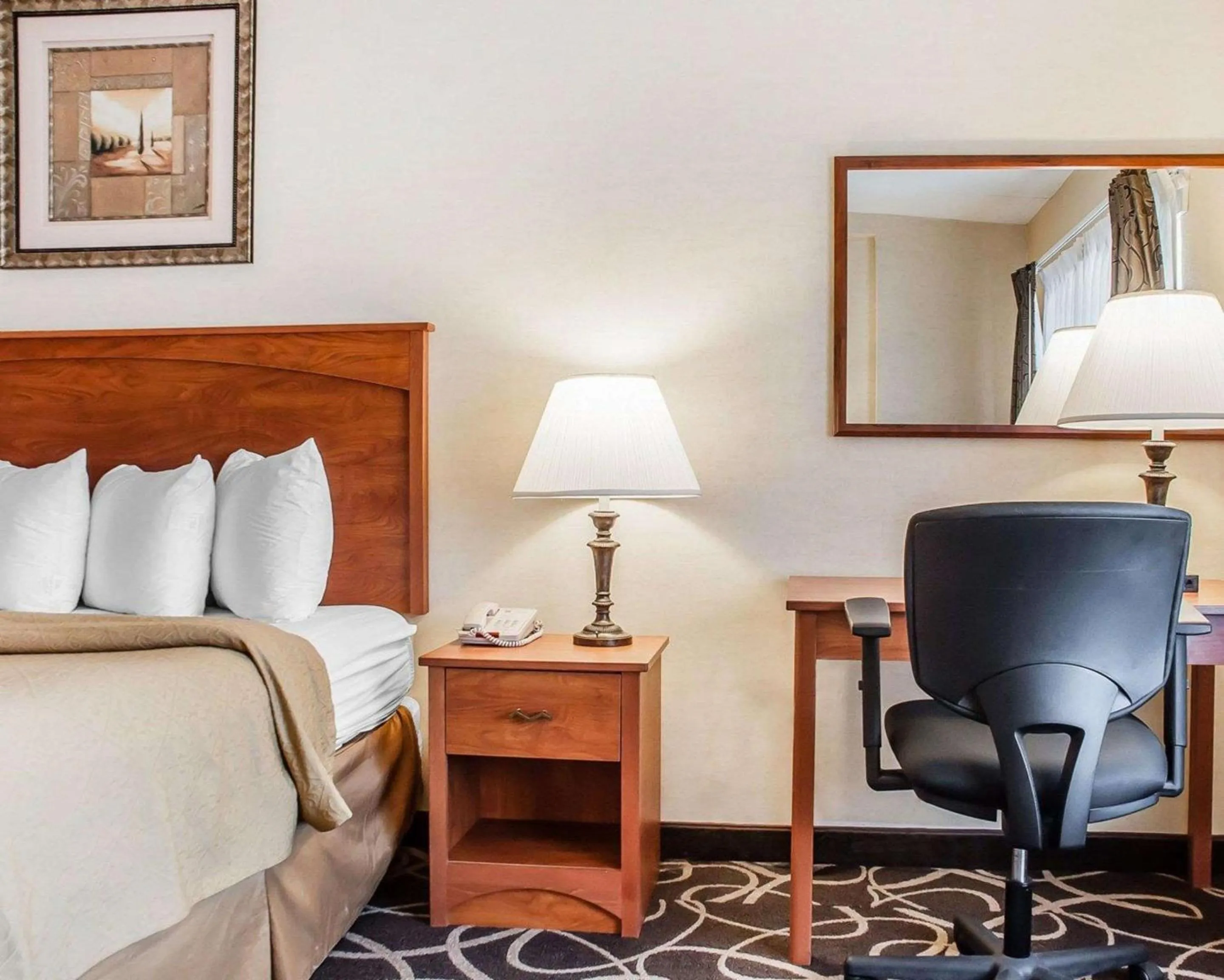 Junior Suite in Quality Hotel & Suites At The Falls
