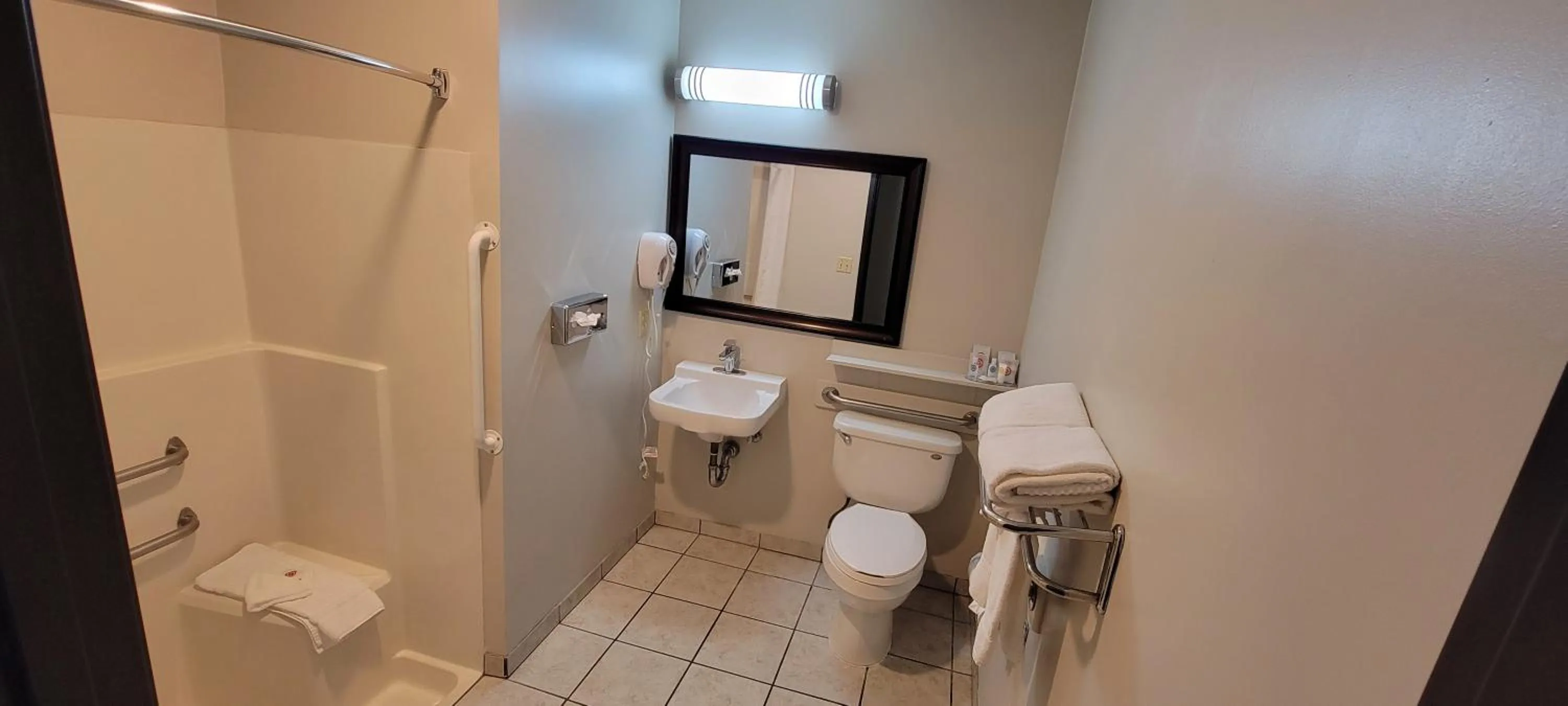 King Room - Accessible/Non-Smoking in Comfort Inn Yreka I-5