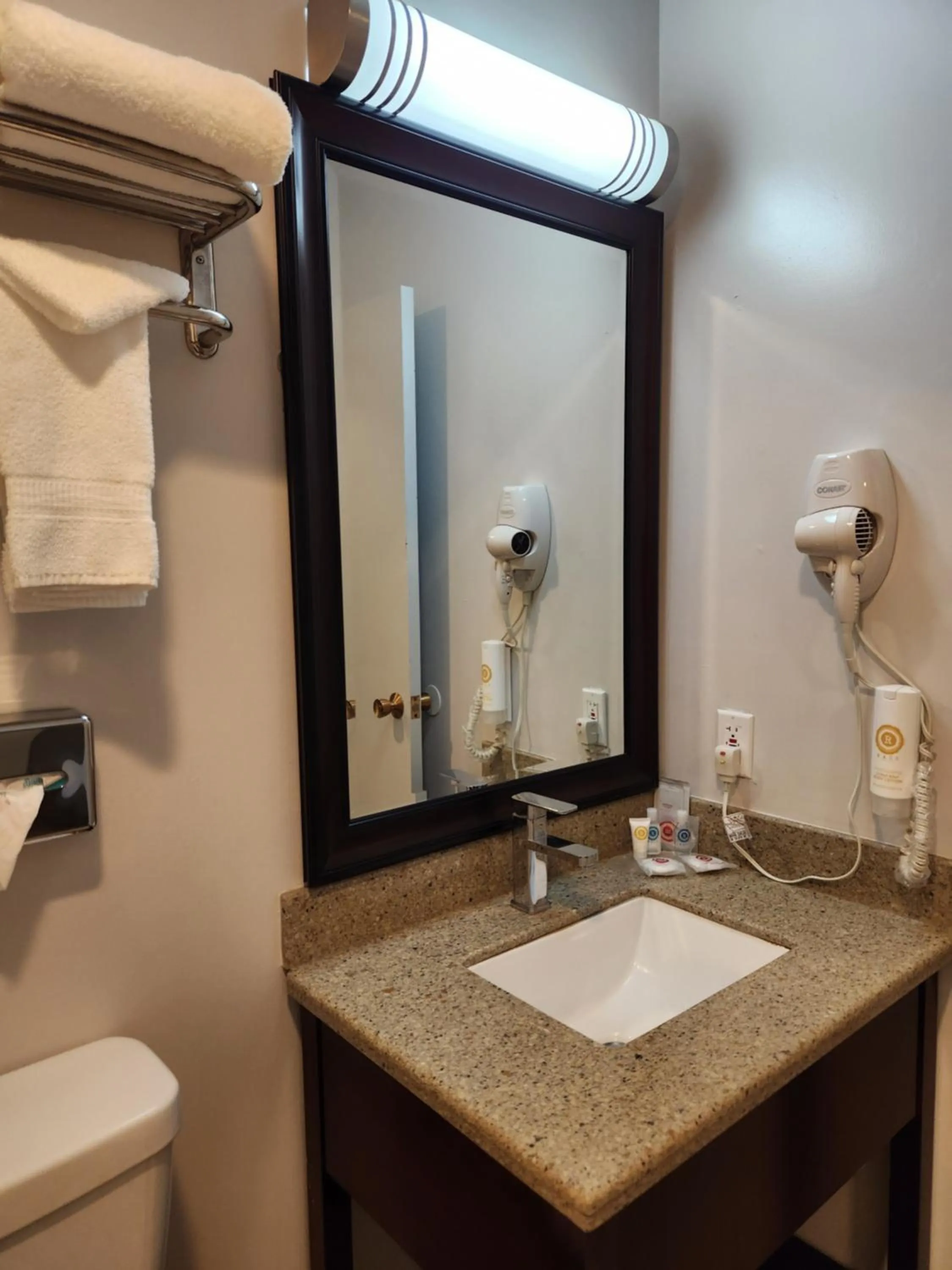 King Suite - Non Smoking in Comfort Inn Yreka I-5