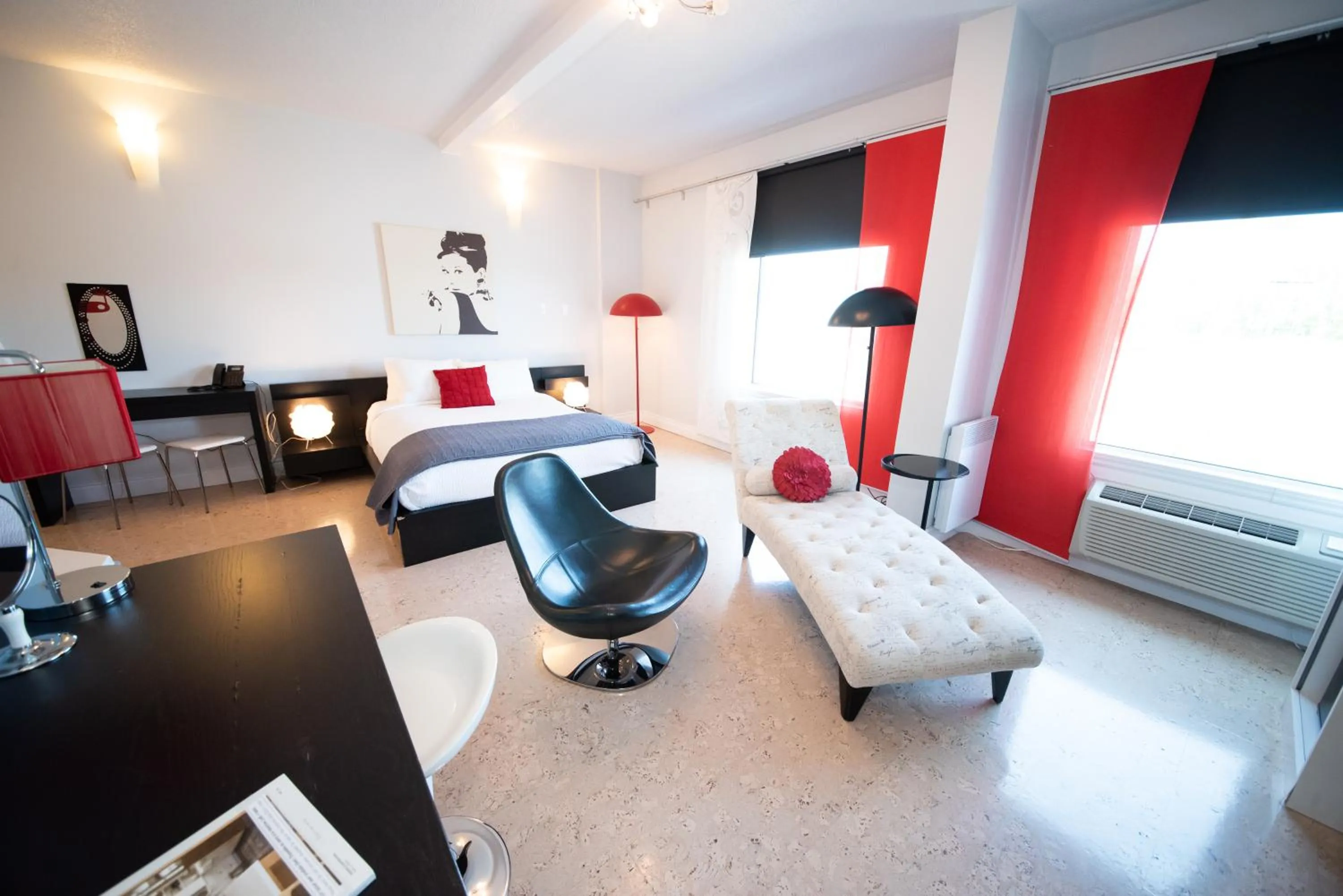 Superior Queen Suite - Non-Smoking in Days Inn by Wyndham Berthierville