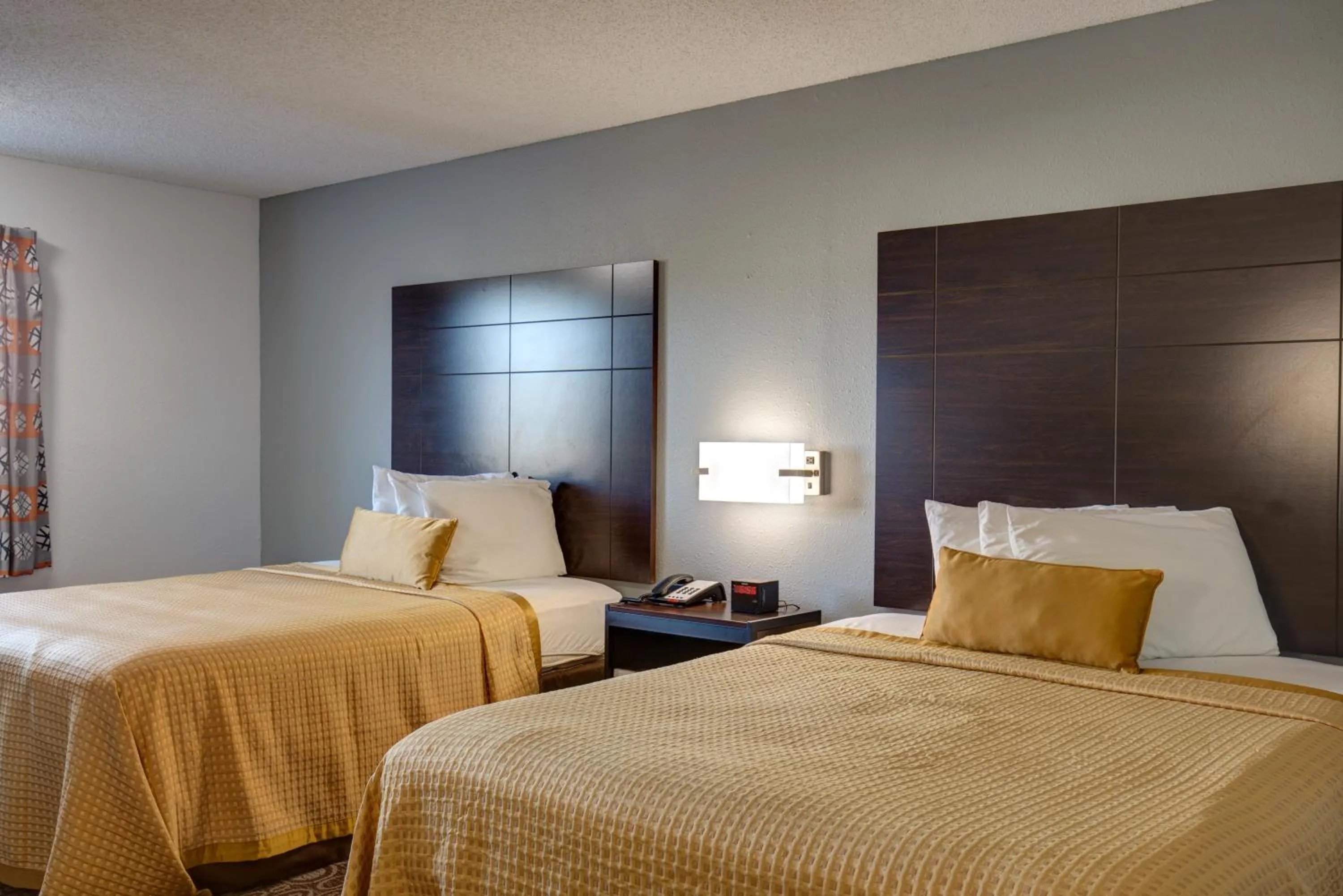 Superior Double Room in Howard Johnson by Wyndham Branson Theatre District