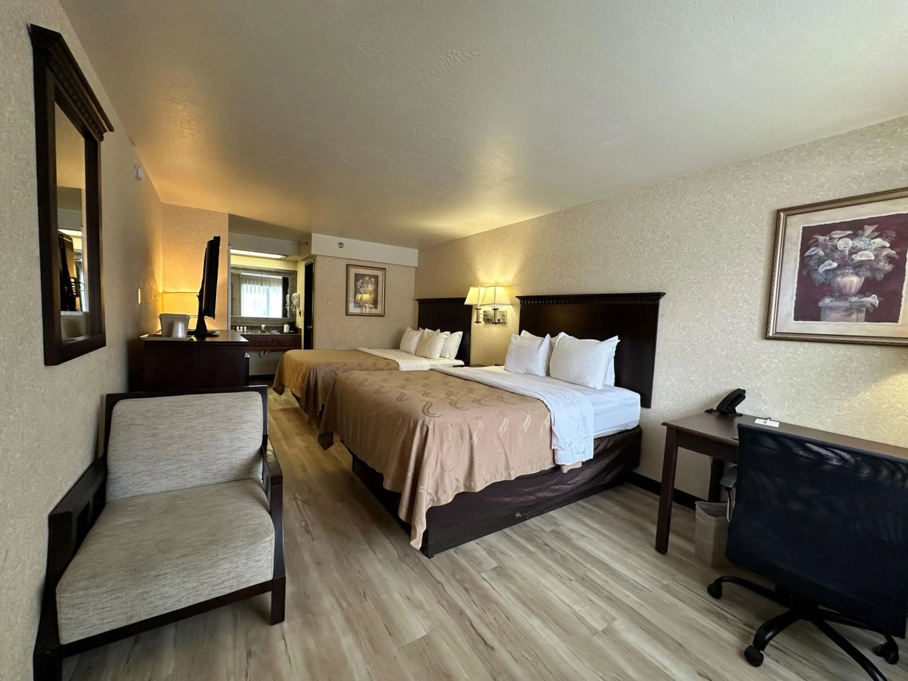 Queen Room with Two Queen Beds - Non-Smoking in Wingate by Wyndham Gunnison Near Western Colorado University