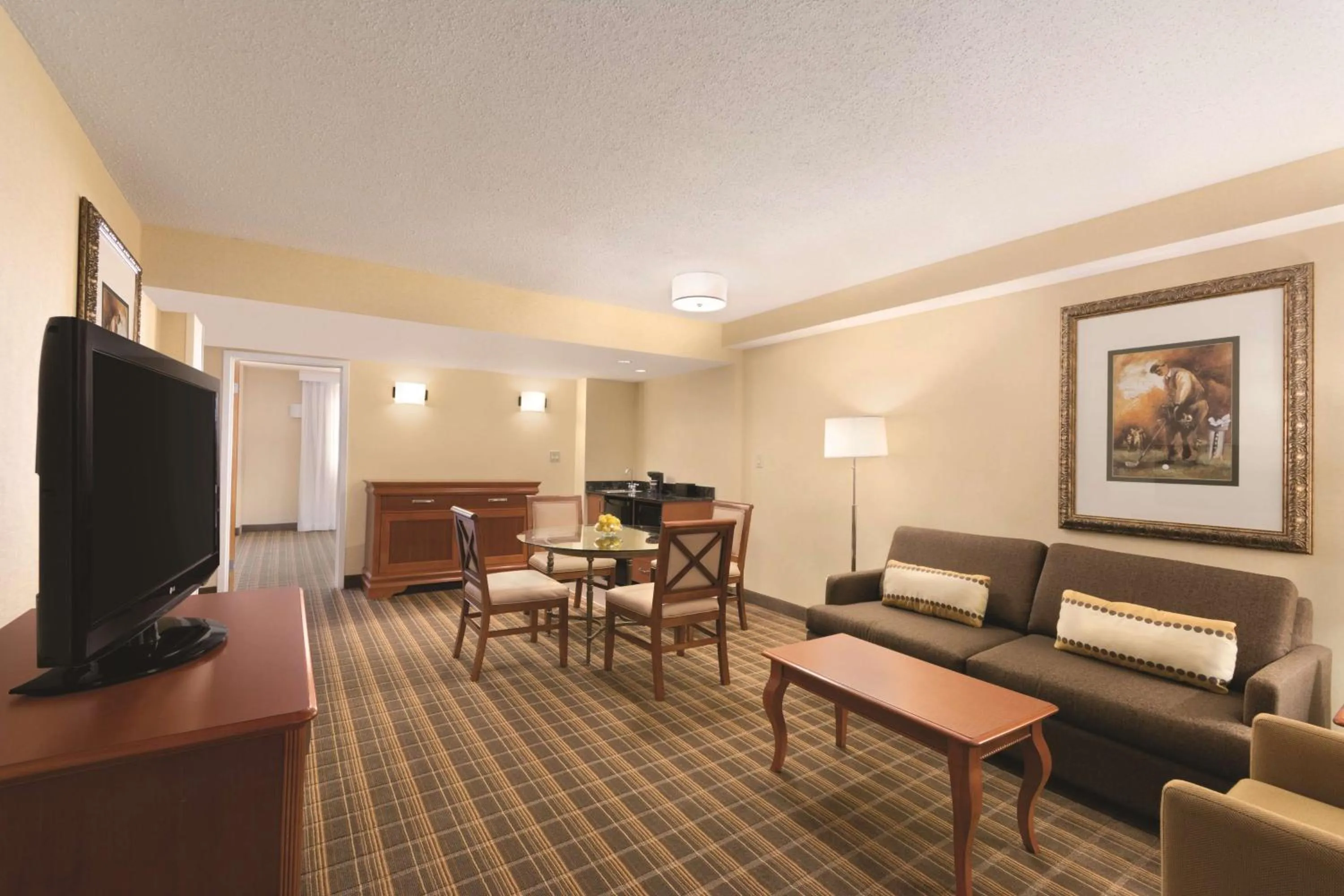 Executive King Room - Non-Smoking in Embassy Suites Greenville Golf Resort & Conference Center