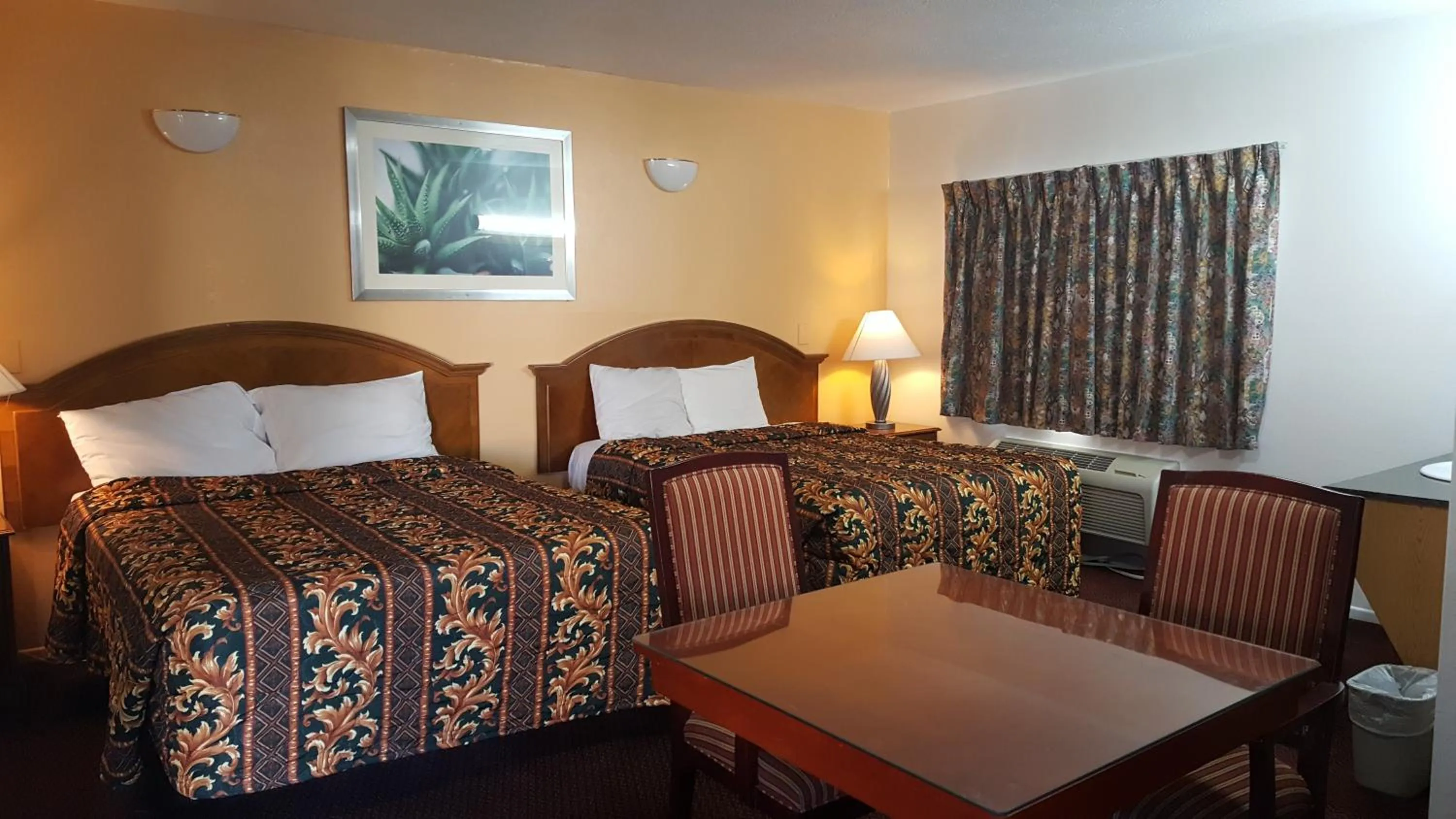Deluxe Double Room in Flamingo Inn Long Beach