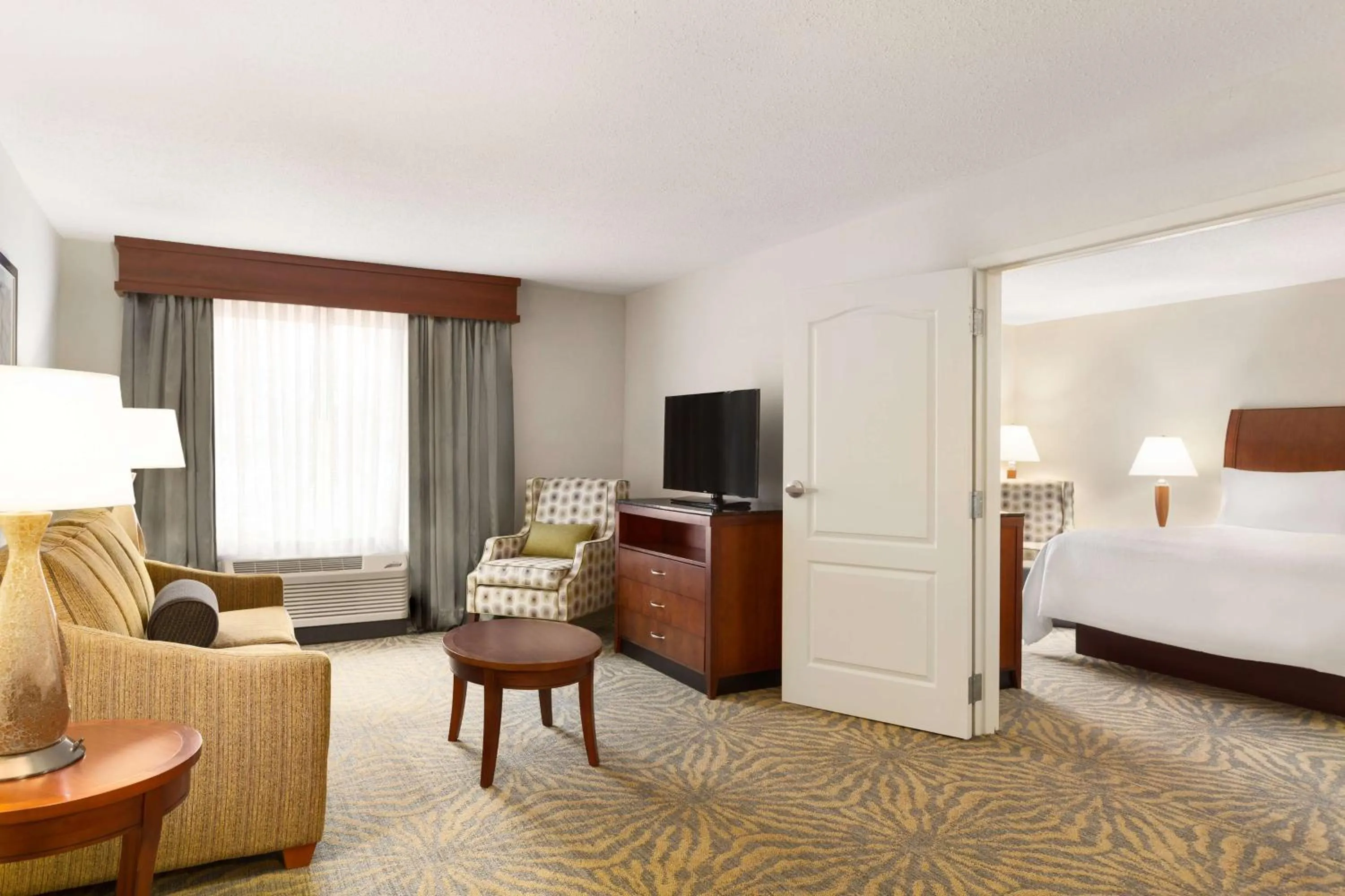 King Suite with Whirlpool in Hilton Garden Inn Shelton