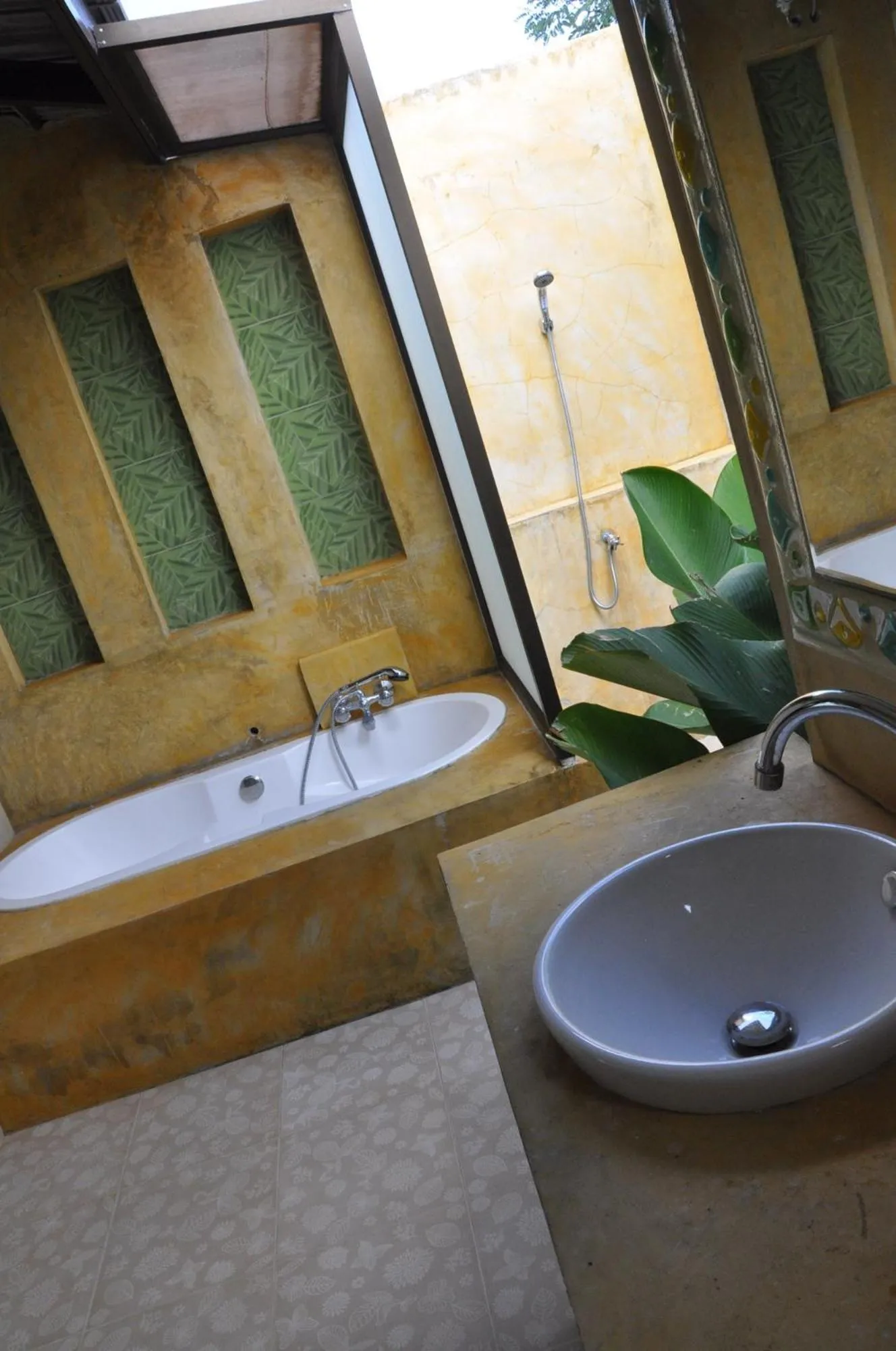 Queen Room with Garden View in Phumimalee Nature View Resort