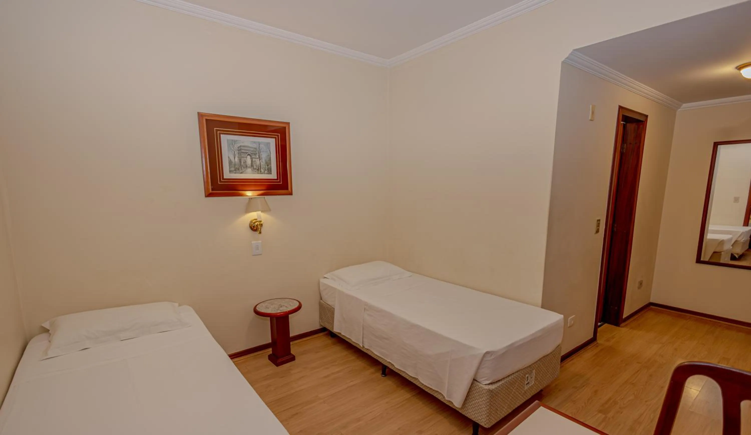 Quadruple Room in Lizon Curitiba Hotel